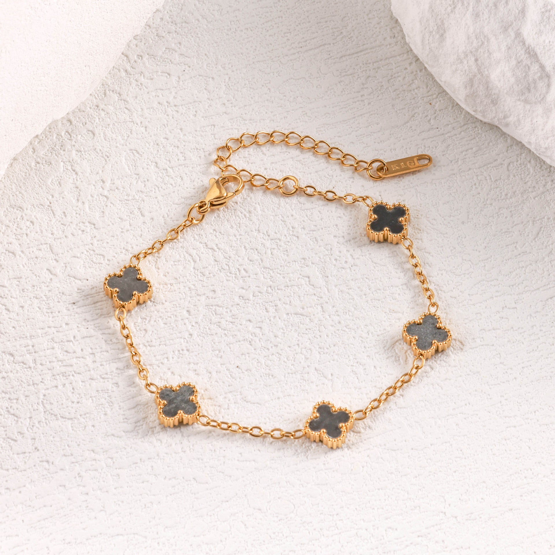 Wholesale Stainless Steel Four-Leaf Clover Bracelet with Mother-of-Pearl and Turquoise,  Trendy Jewelry Accessory for Women