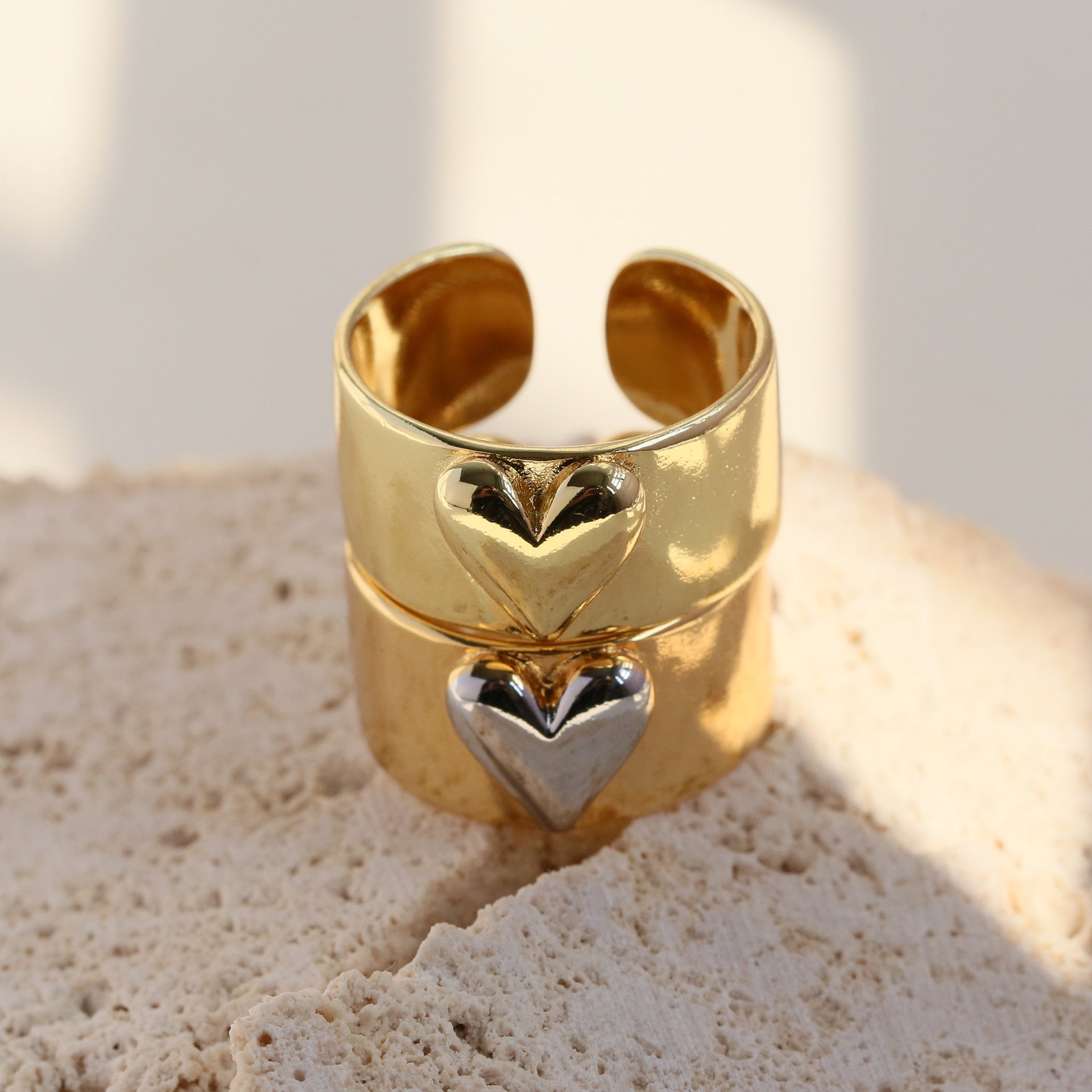 Wholesale Light luxury brass two-tone gold and silver love heart open ring
