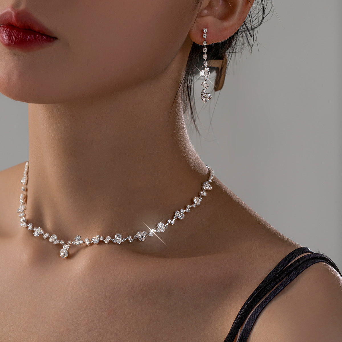 Wholesale Exquisite Claw Chain Necklace