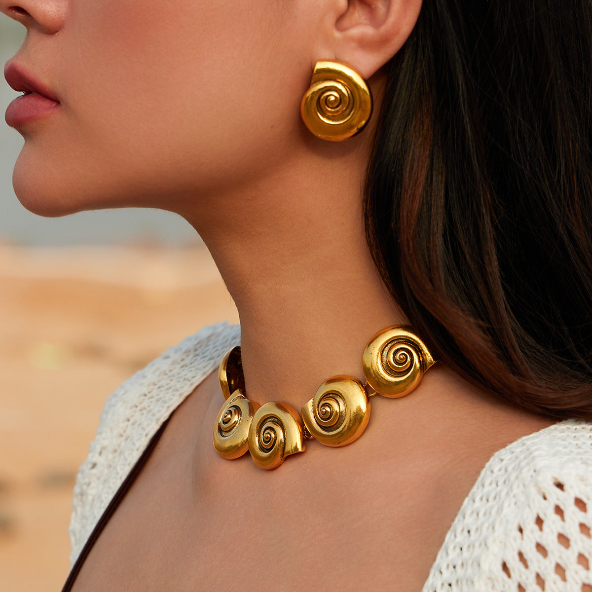 Wholesale Conch Shape Exaggerated Metal Necklace