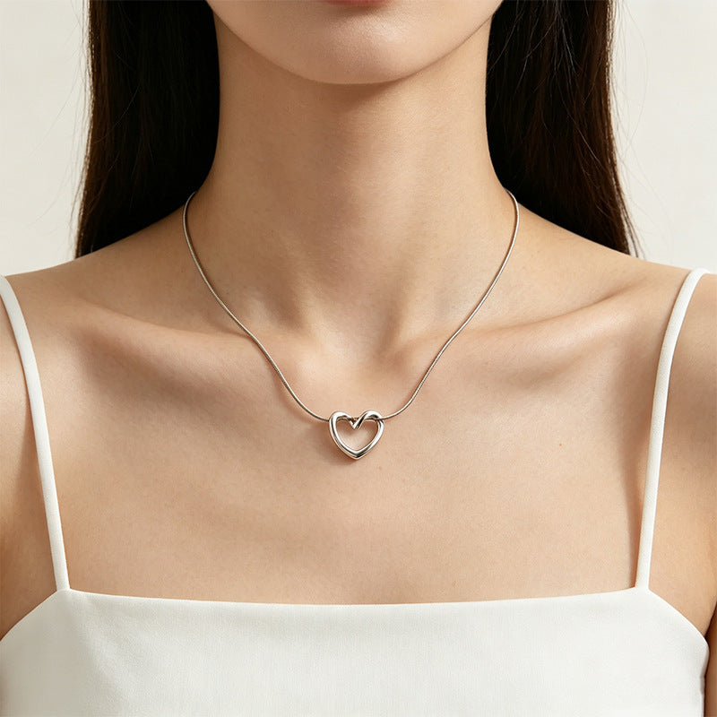 Wholesale Trendy Hollow Heart Pendant Necklace Titanium Steel Snake Chain Gold Plated Jewelry Accessory
