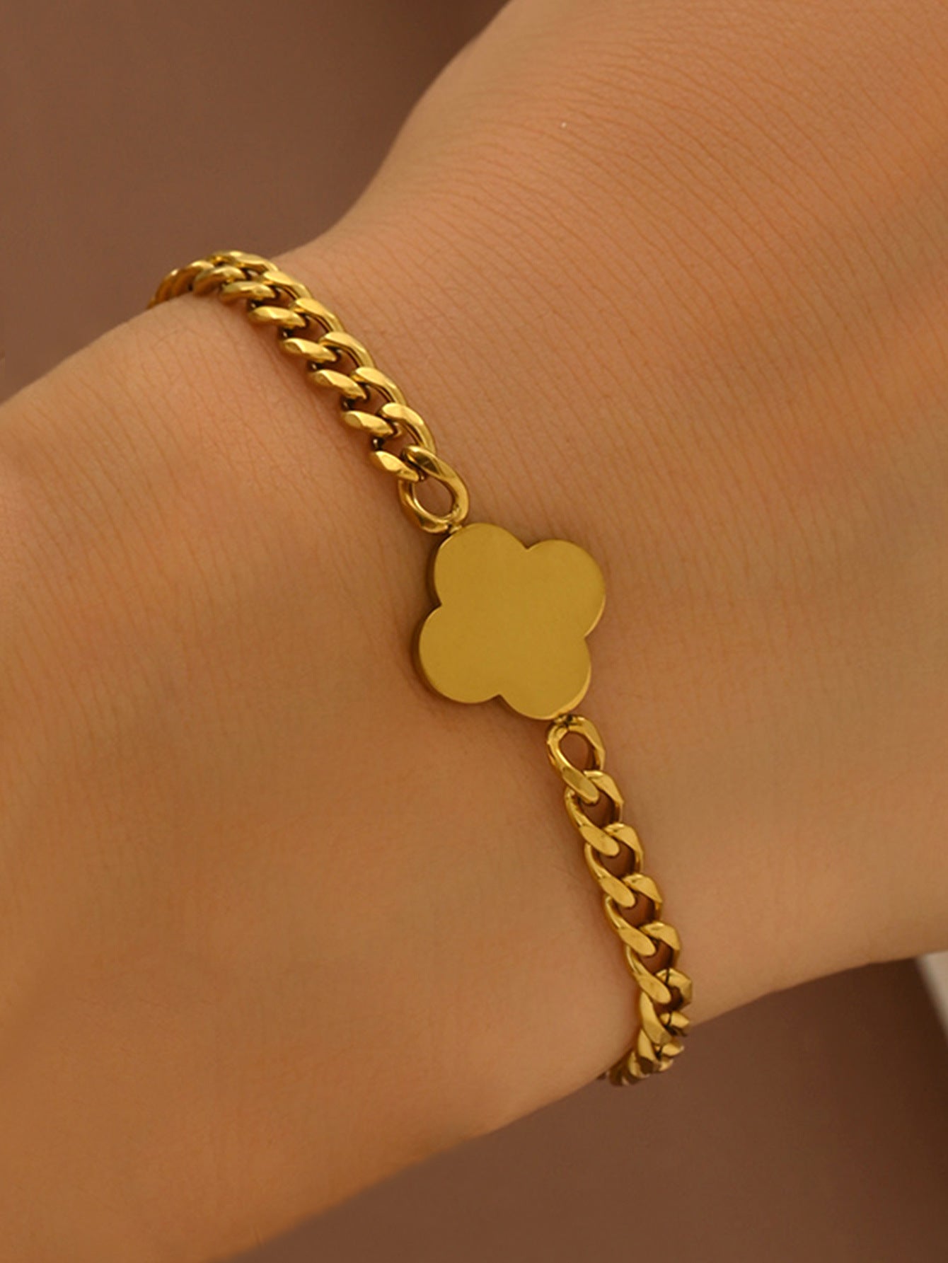 Wholesale Cross-Border Titanium Steel Four-Leaf Clover Lucky Hollow Flower Design Fashionable and Simple Factory Wholesale Direct Sales Bracelet for Women Hot Style