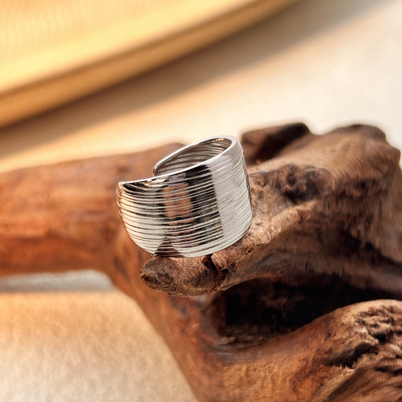 Wholesale  fashion stainless steel smooth ring niche design high sense open titanium steel ring