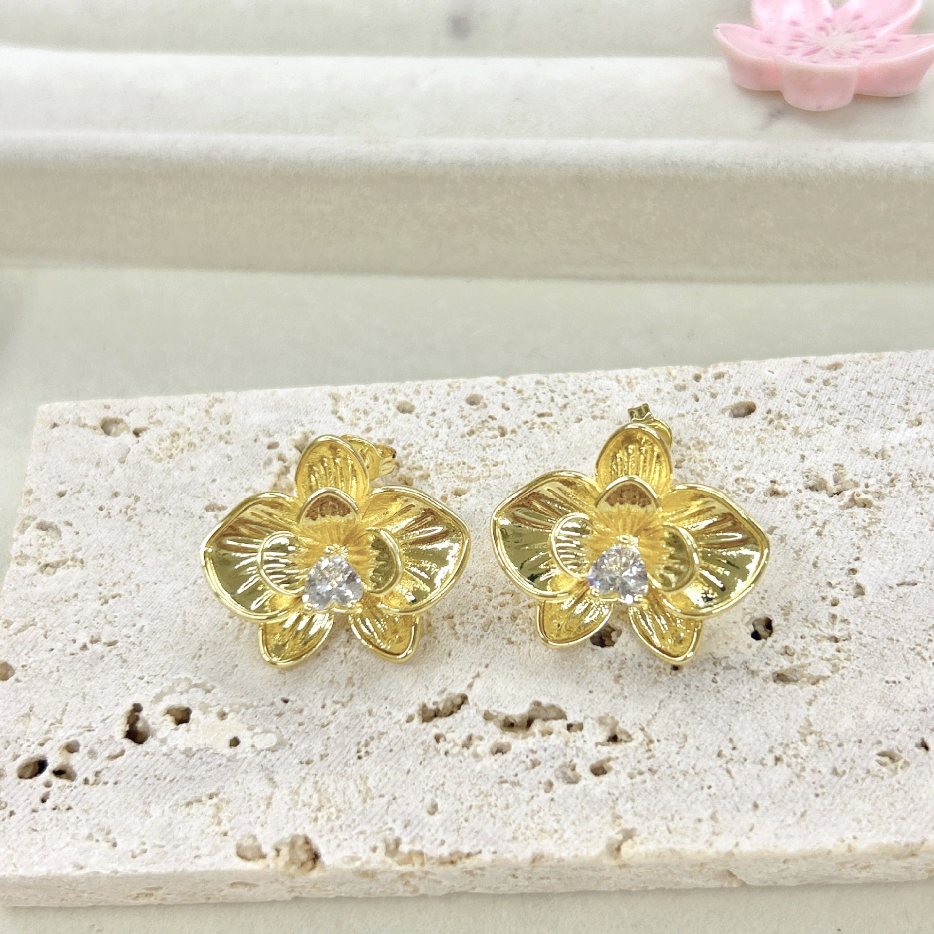 Wholesale exaggerated floral earrings