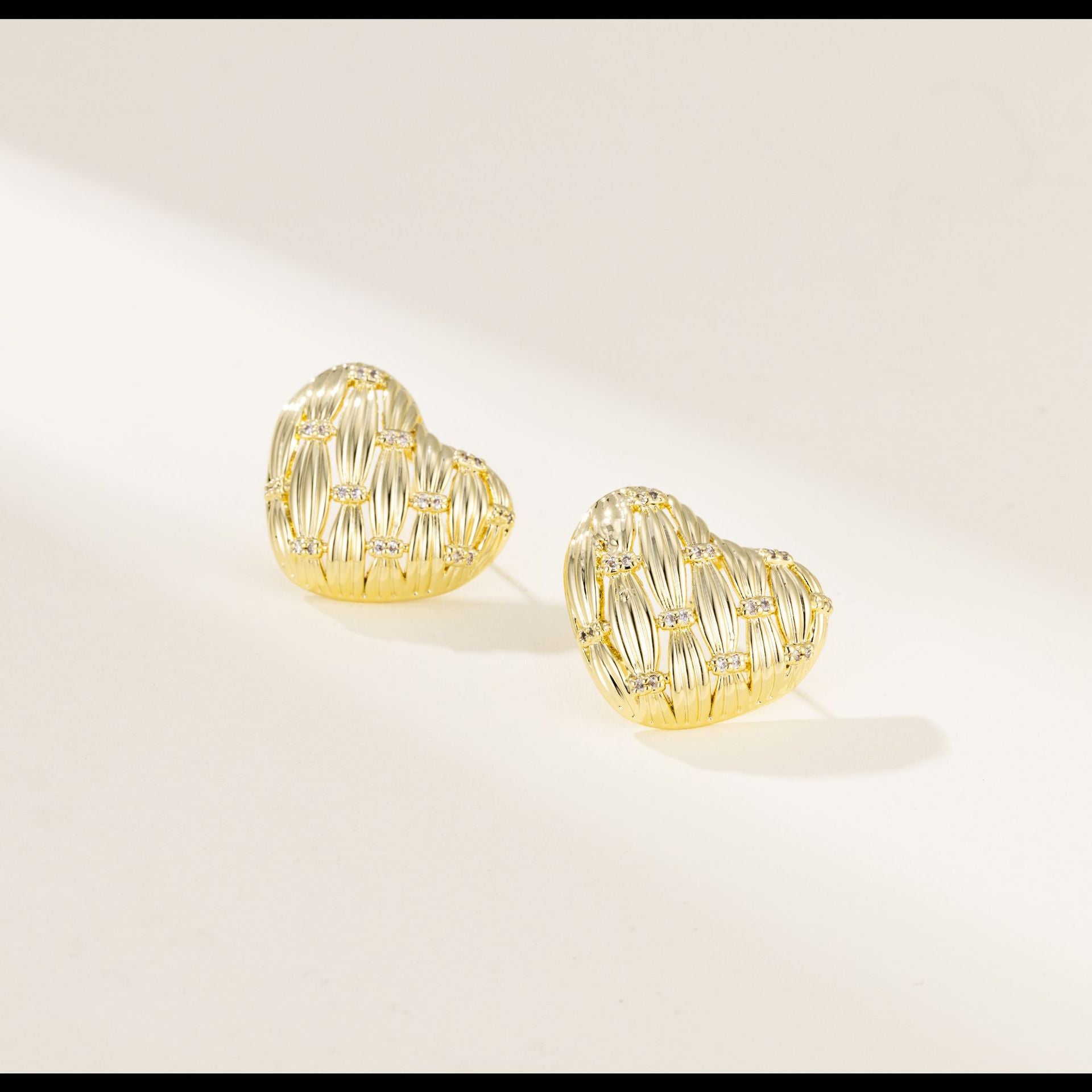 Wholesale copper plated gold inlaid zircon love earrings