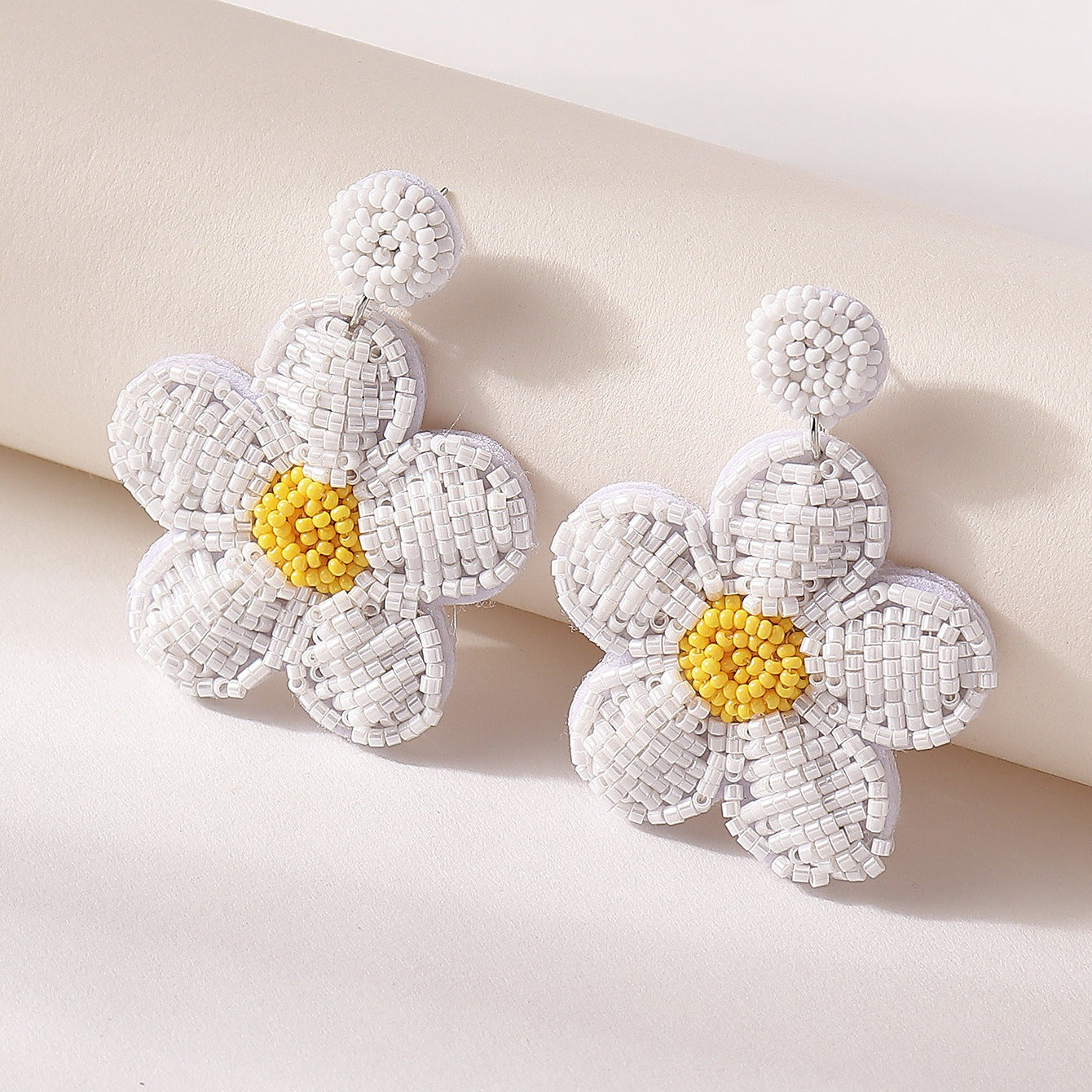 Wholesale Gesang Flower Hand-woven Beaded Earrings
