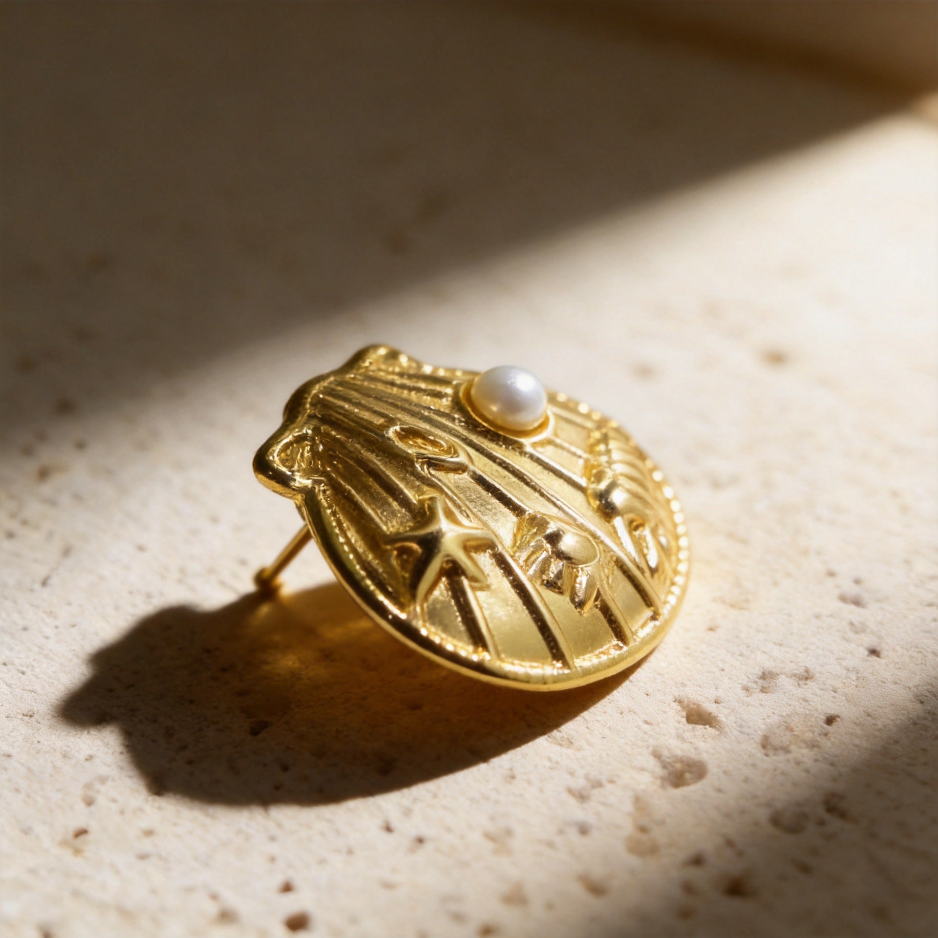 Wholesale Vintage Gold Flower Stud Earrings for Women,  Stainless Steel Chic Jewelry,  Party Fashion Accessory