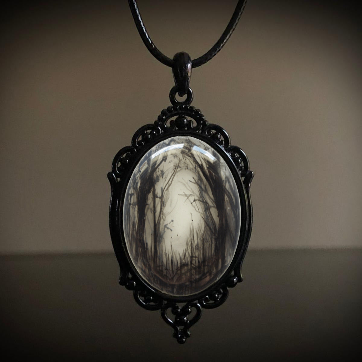 Wholesale Alloy Electroplated Gothic Crow Forest Pendant Necklace,  Trendy Jewelry Accessory for Gift Boutique