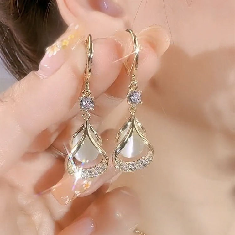 Wholesale diamond-embedded geometric crystal water drop earrings