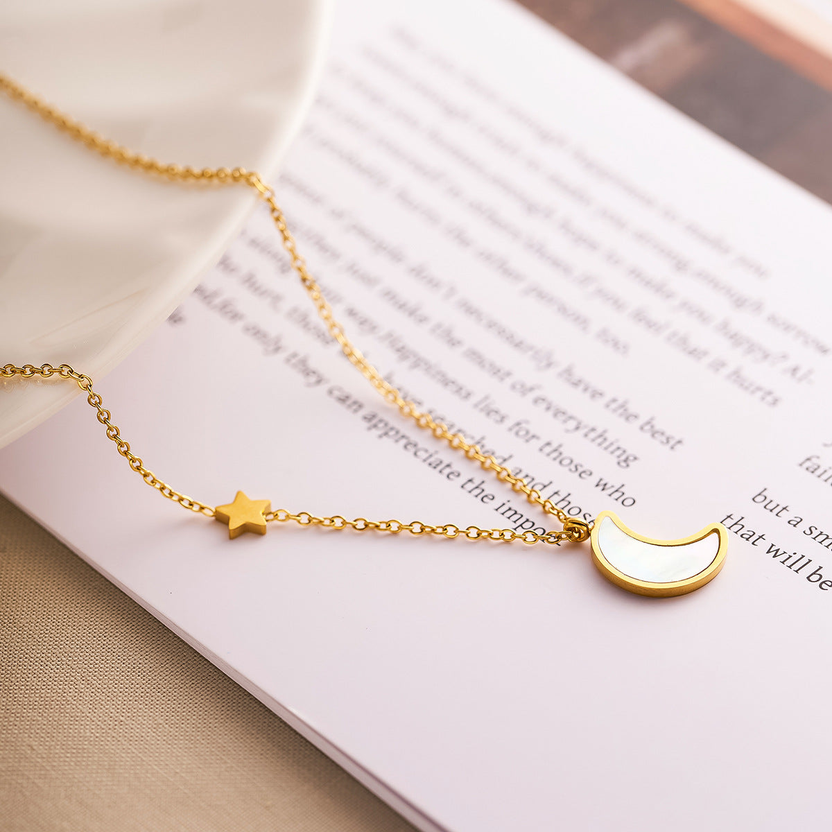Wholesale Titanium steel 18k gold white shell moon star necklace