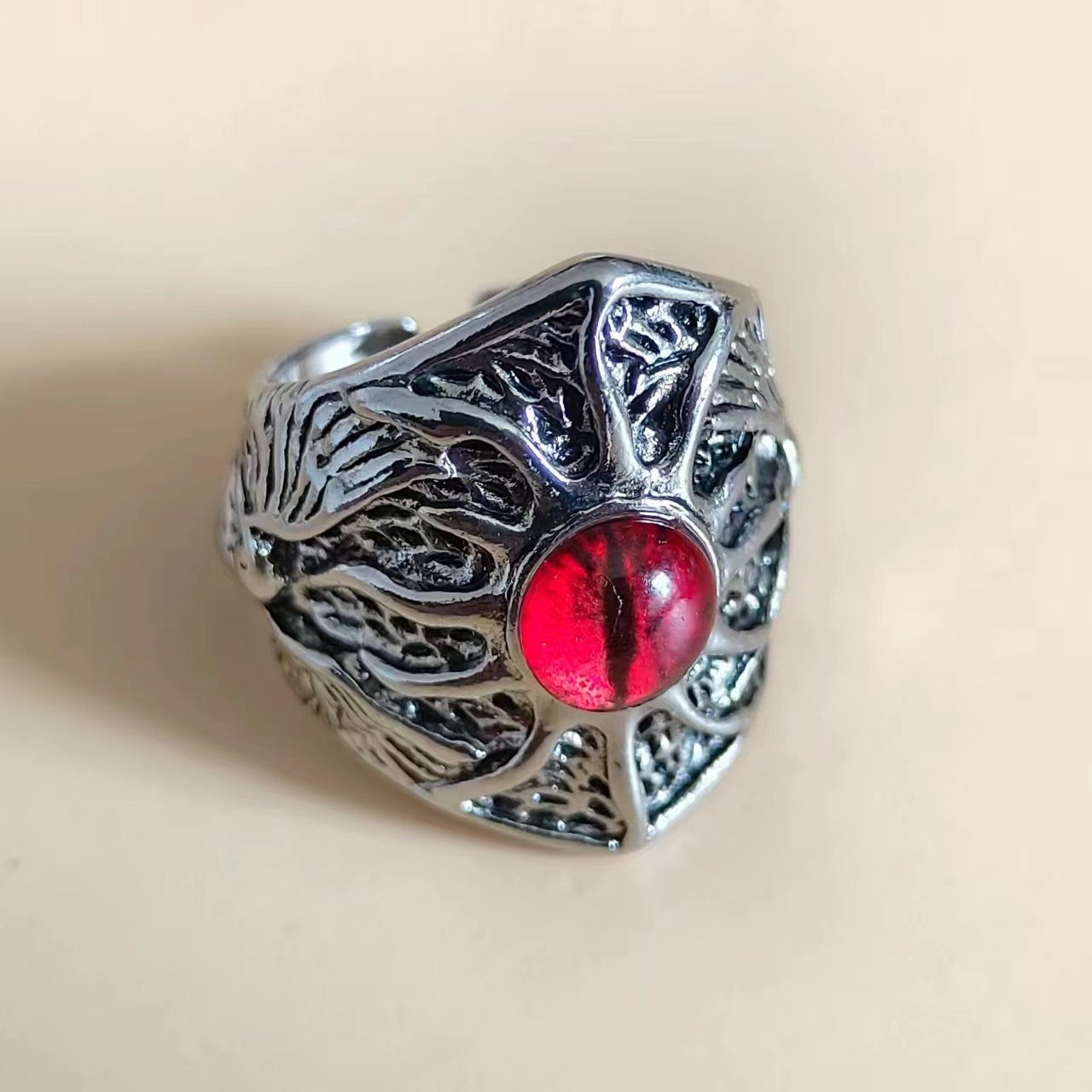 Wholesale Electroplated Metal Eye Ring Edgy Punk Devil Eye Design Jewelry Accessory for Men
