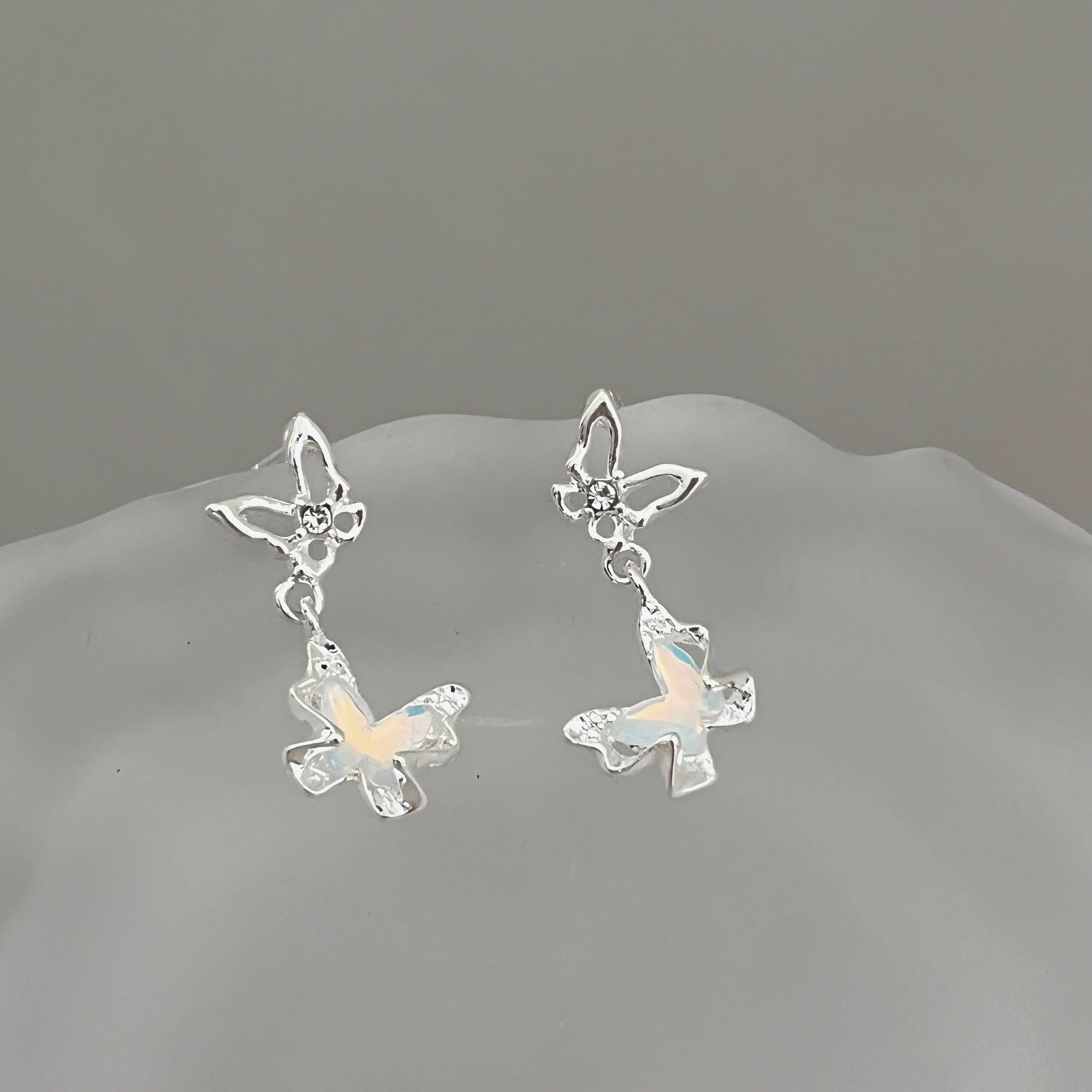 Wholesale Hollow Butterfly Earrings Alloy Electroplated Boutique Resale for Women