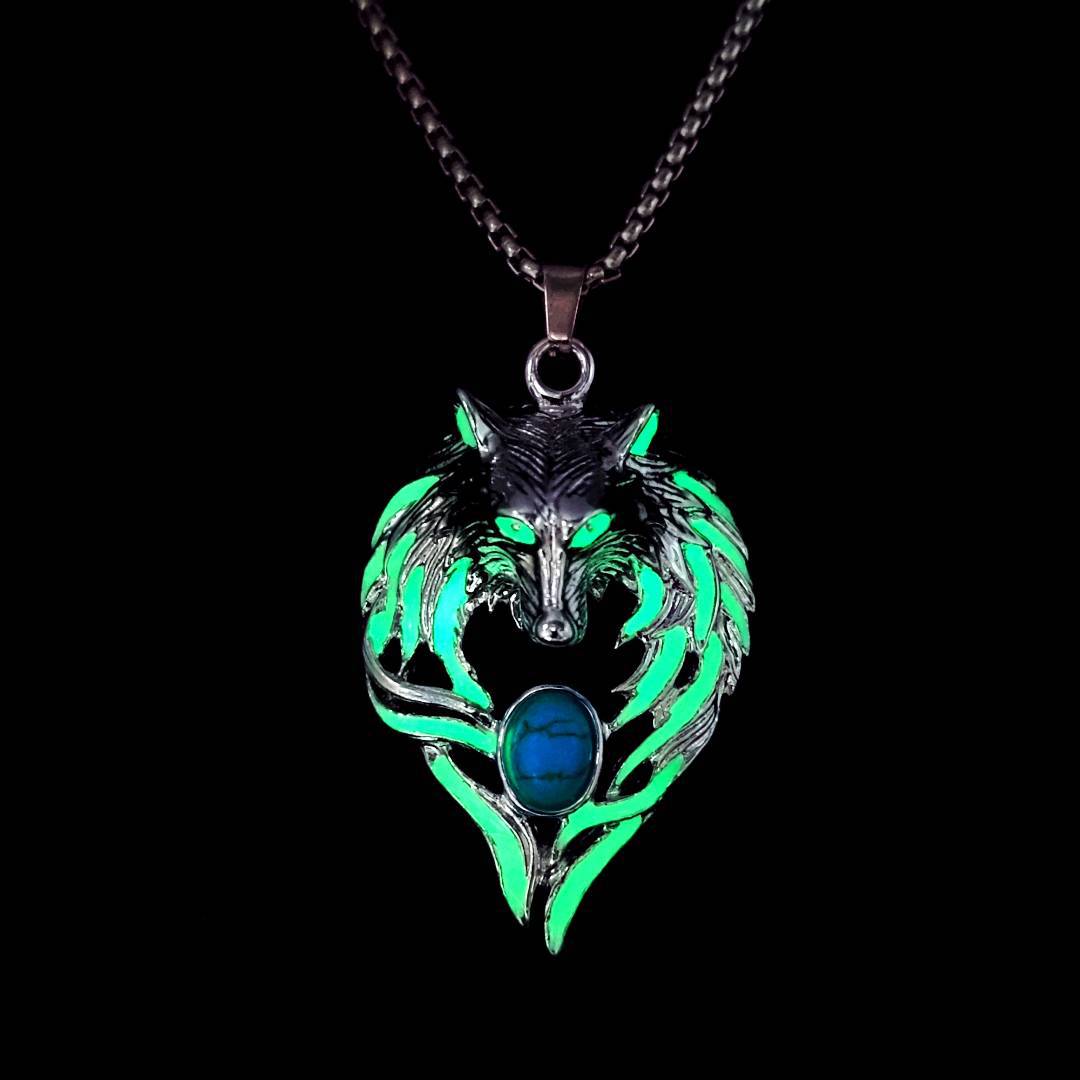 Wholesale Dark Wolf Head Vintage Turquoise Diamond Luminous Men' s Pendant