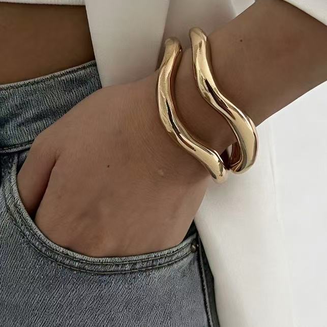 Wholesale Irregular Lava Design Gold Polished Alloy Open Bangle Set Chic Jewelry Accessory For Boutique Resale