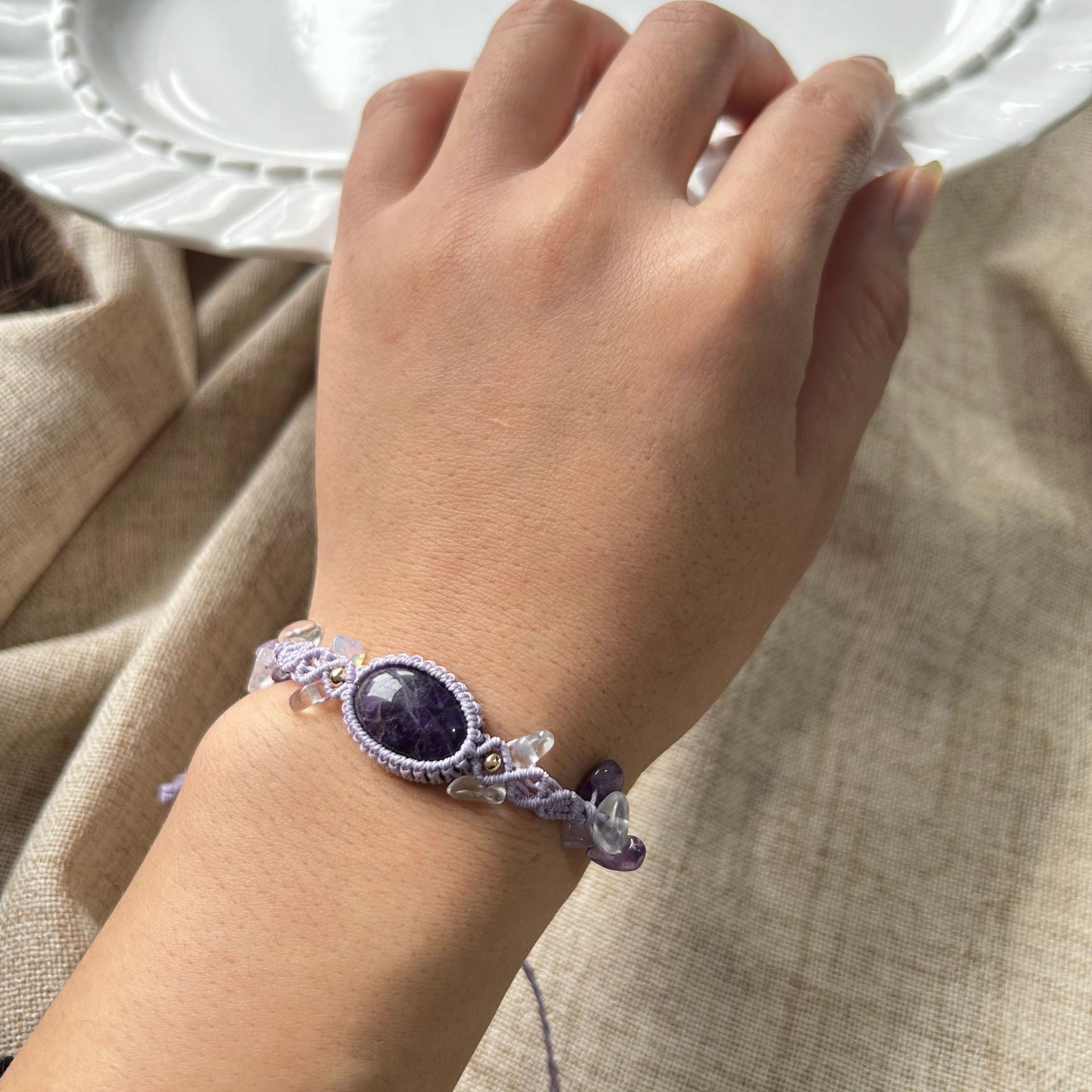Wholesale Handmade Crystal Bracelet Amethyst Quartz Chips Macrame Wax Thread Women Fashion Jewelry Accessory
