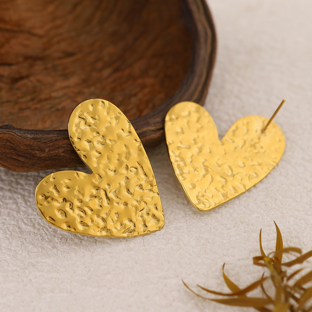 Wholesale heart earrings  titanium steel does not fade metal love earrings