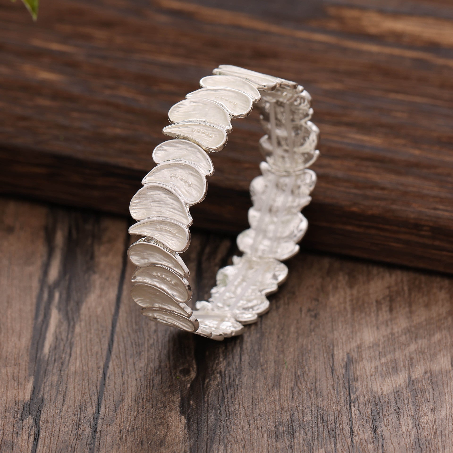 Wholesale  color Crescent petals alloy elastic bracelet