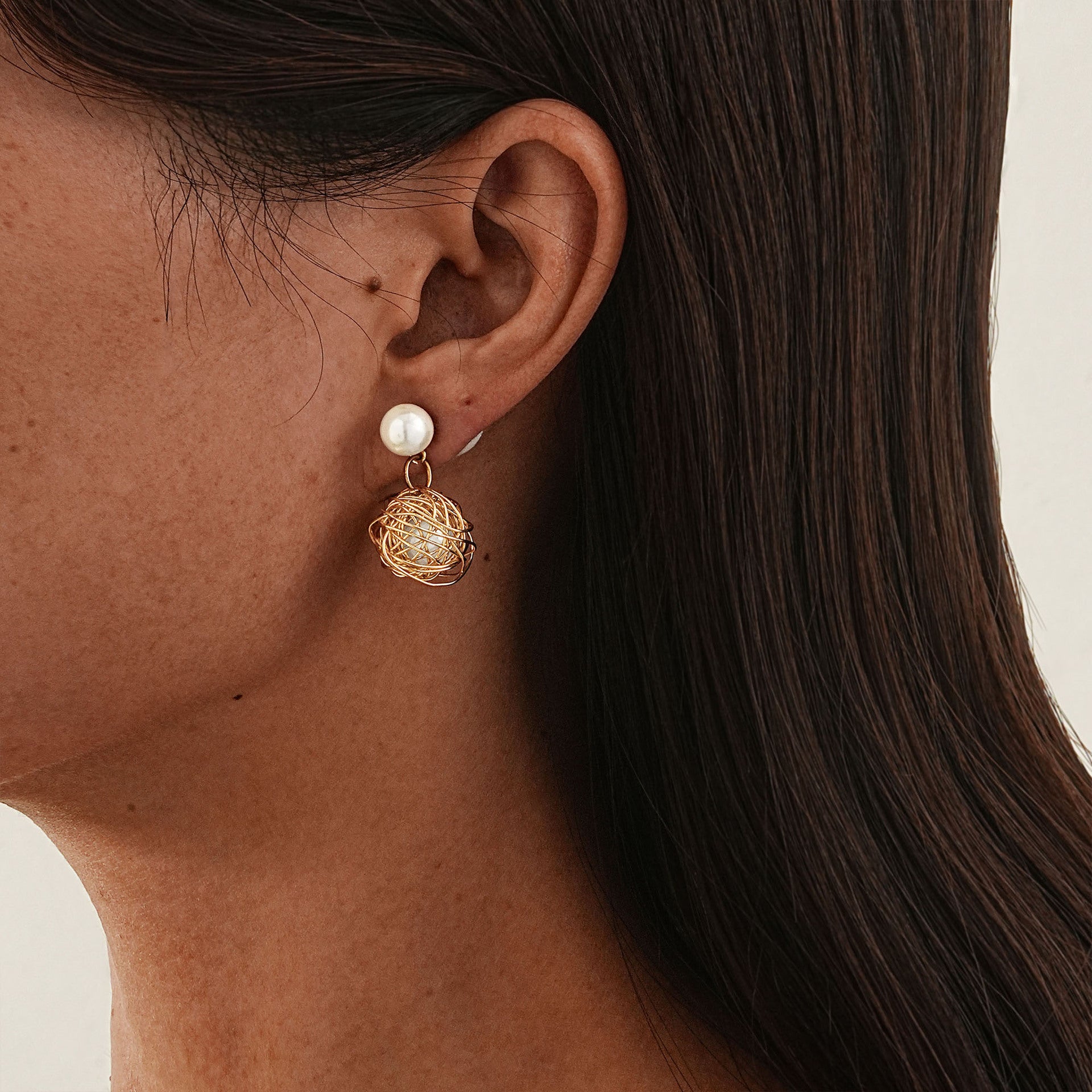 Wholesale personalized earrings  alloy winding pearl earrings