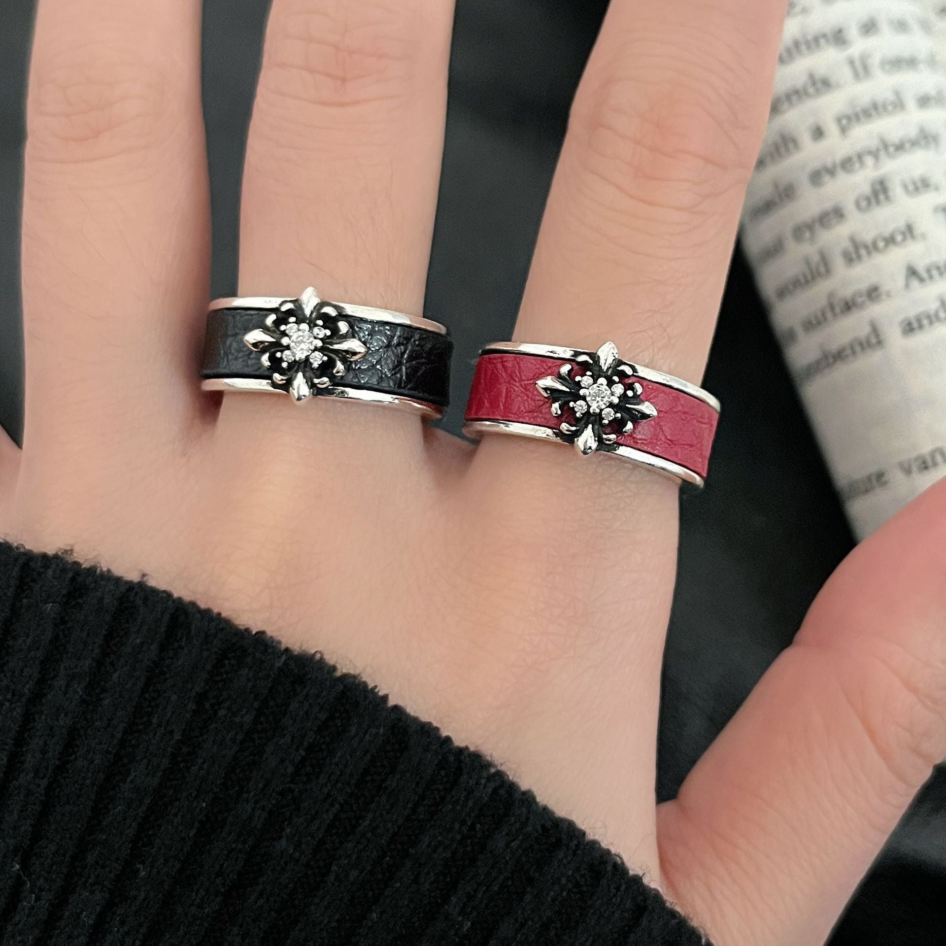 Wholesale Cross Flower Punk Style Ring,  Fashionable Vegan Leather Finish,  Everyday Jewelry Accessory for Unisex