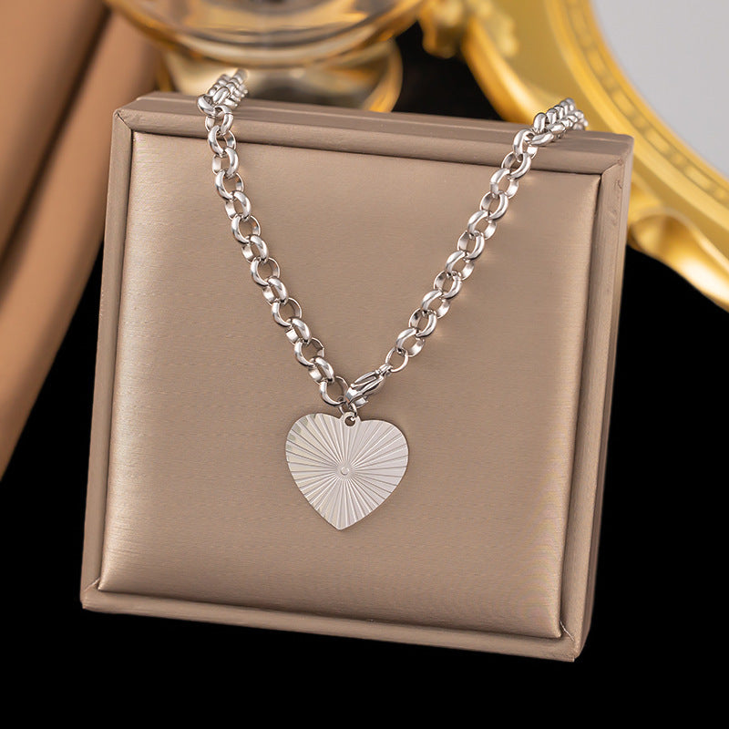 Wholesale Titanium Steel Necklace Light Luxury Love Necklace ACC-NE-Qinji001