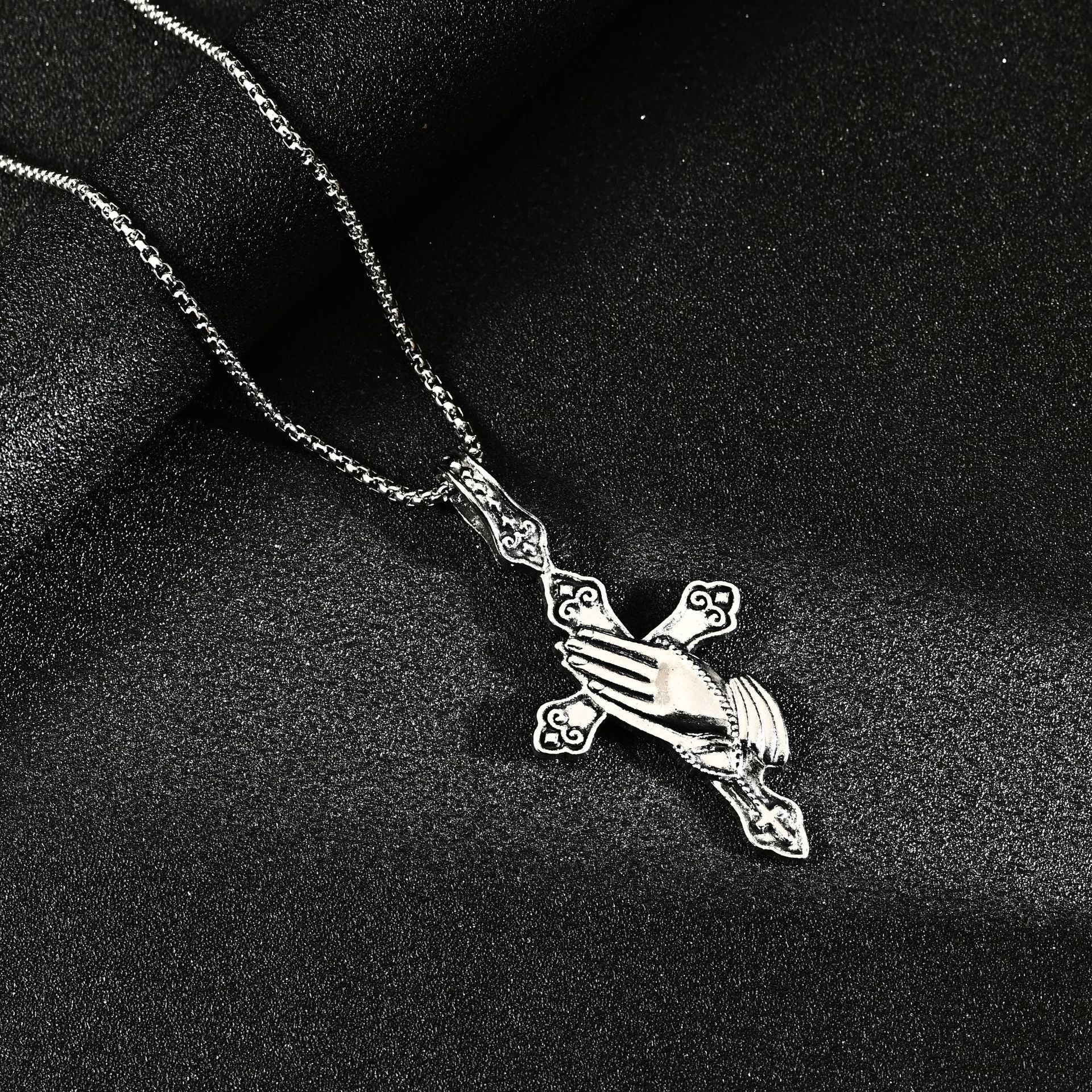 Wholesale Titanium Steel Retro Praying Hands Pendant Necklace Trendy Jewelry Accessory Boutique Resale