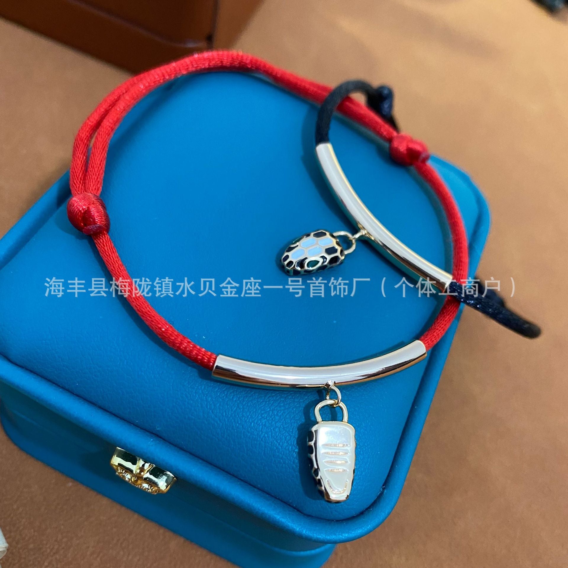 Wholesale V Gold Snakehead Hand Rope Gum Dropping Emerald Bracelet