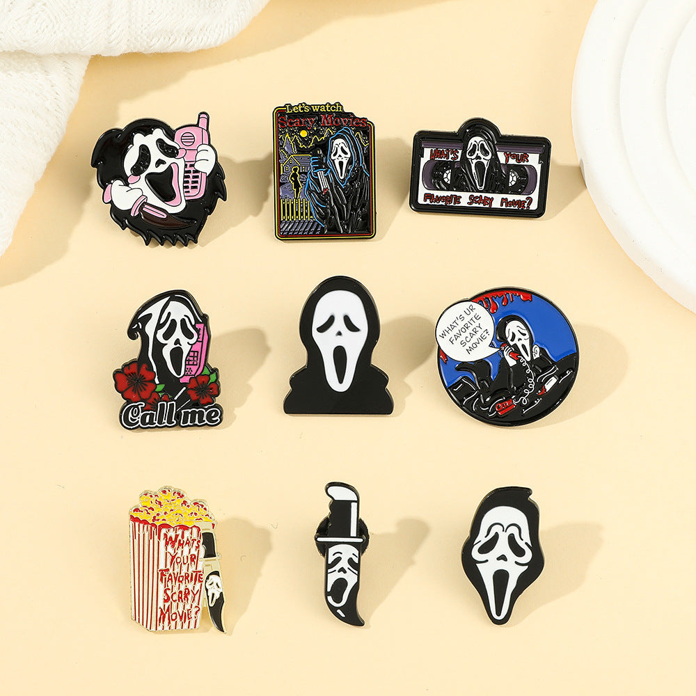 Wholesale Dark Wind skull series metal badge scream  thriller dagger brooch