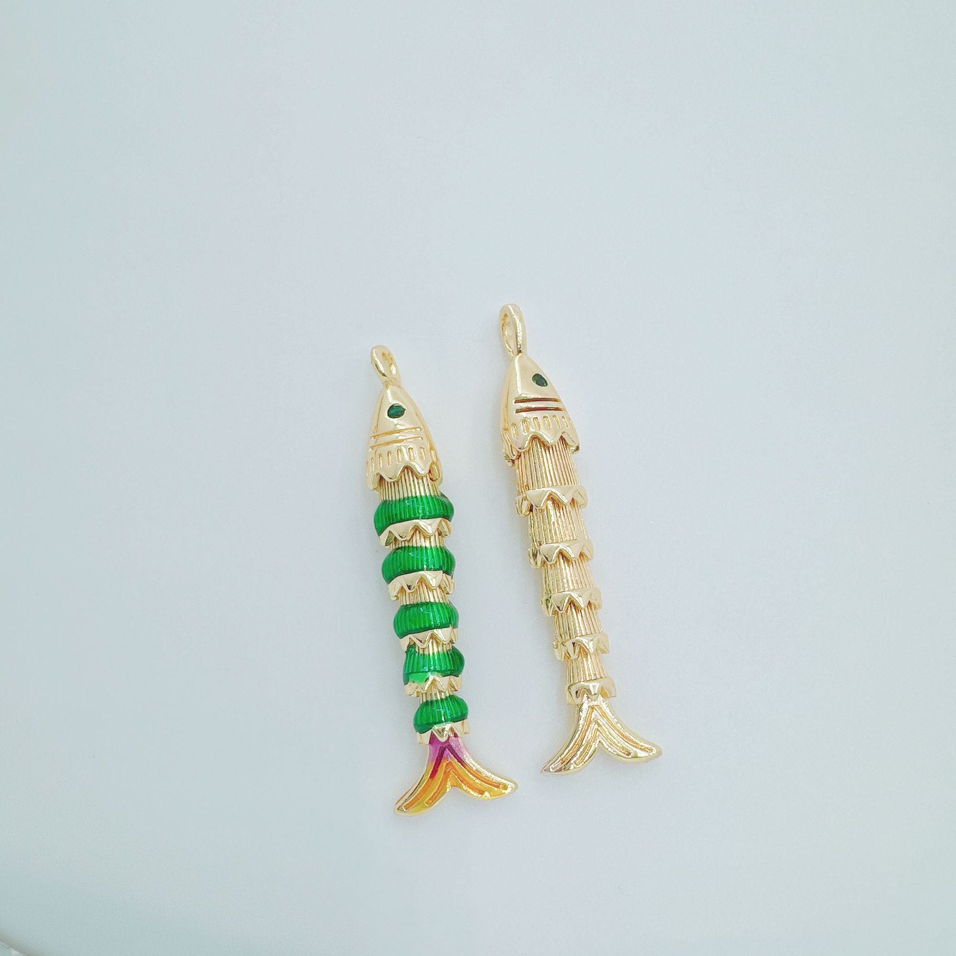 Wholesale Copper Gold-Plated Goldfish Koi Pendant Necklace Marine Life Theme Jewelry Accessory for Boutique Resale