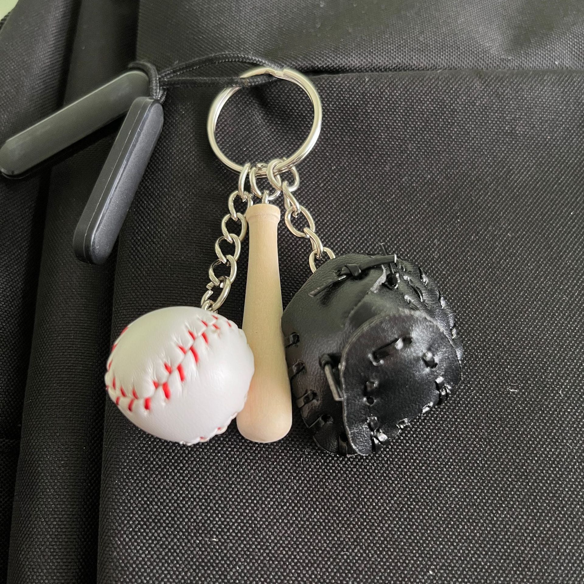 Wholesale Softball Gloves Baseball Keychain