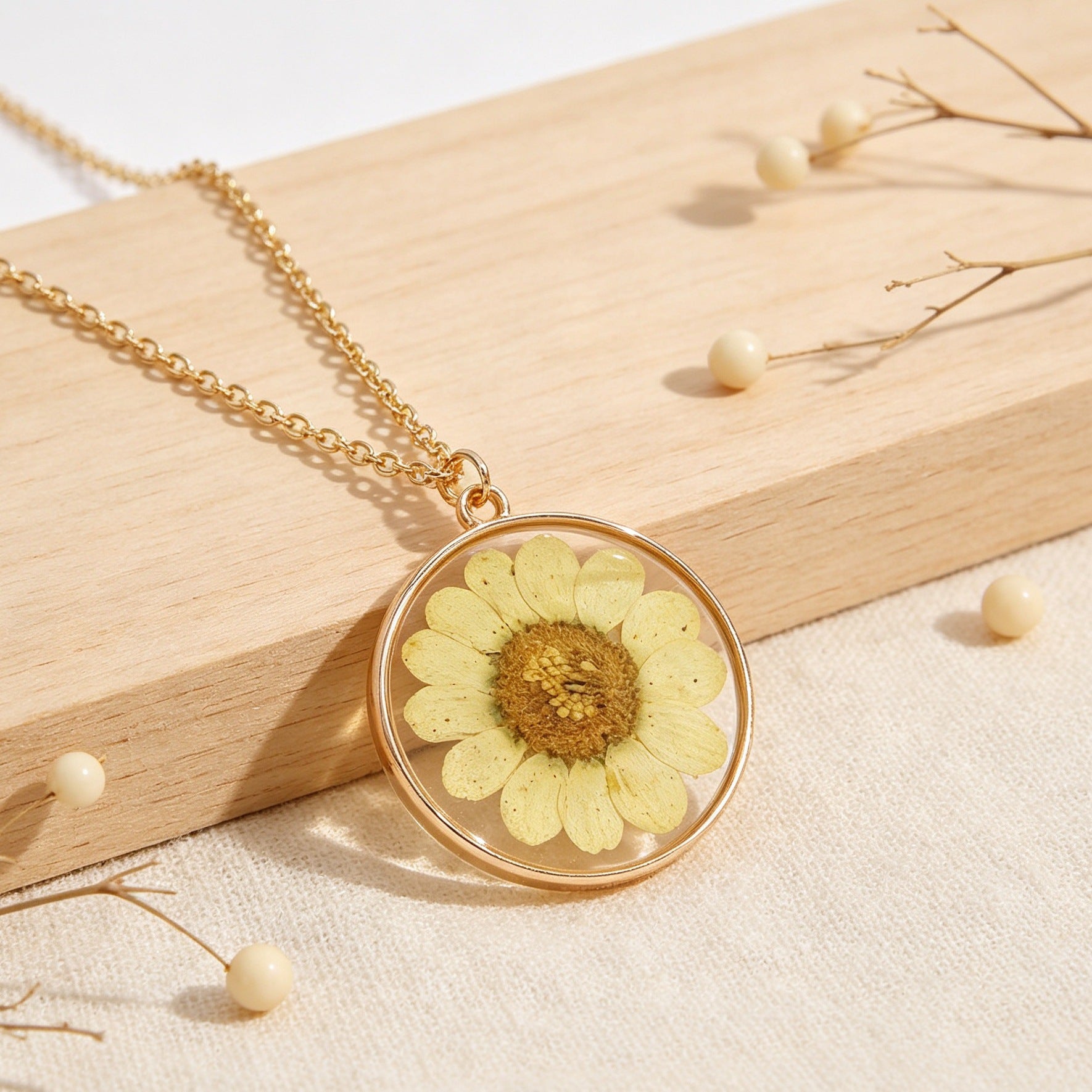 Wholesale Vintage Dried Flower Resin Sunflower Pendant Necklace For Women Trendy Fashion Jewelry Accessory