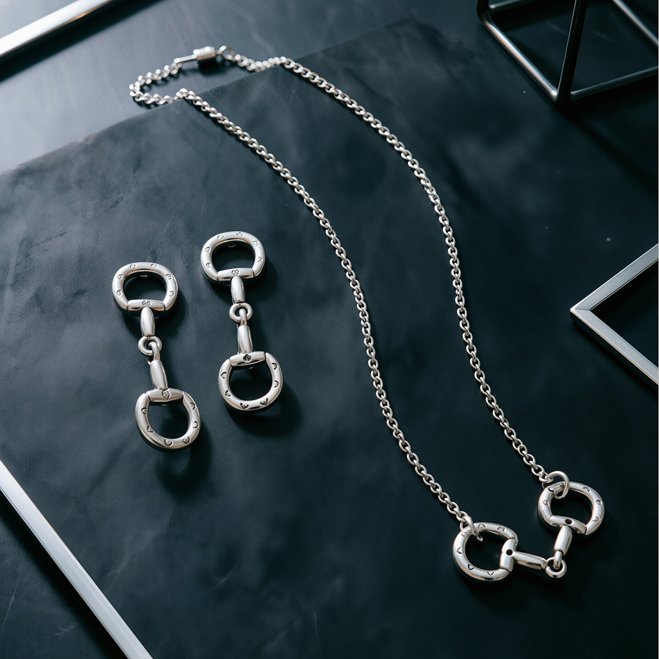 Wholesale Trendy Women S Zinc Alloy Necklace Earring Set Horseshoe Buckle Design Gold Blue Stone Snake Chain Jewelry Accessory