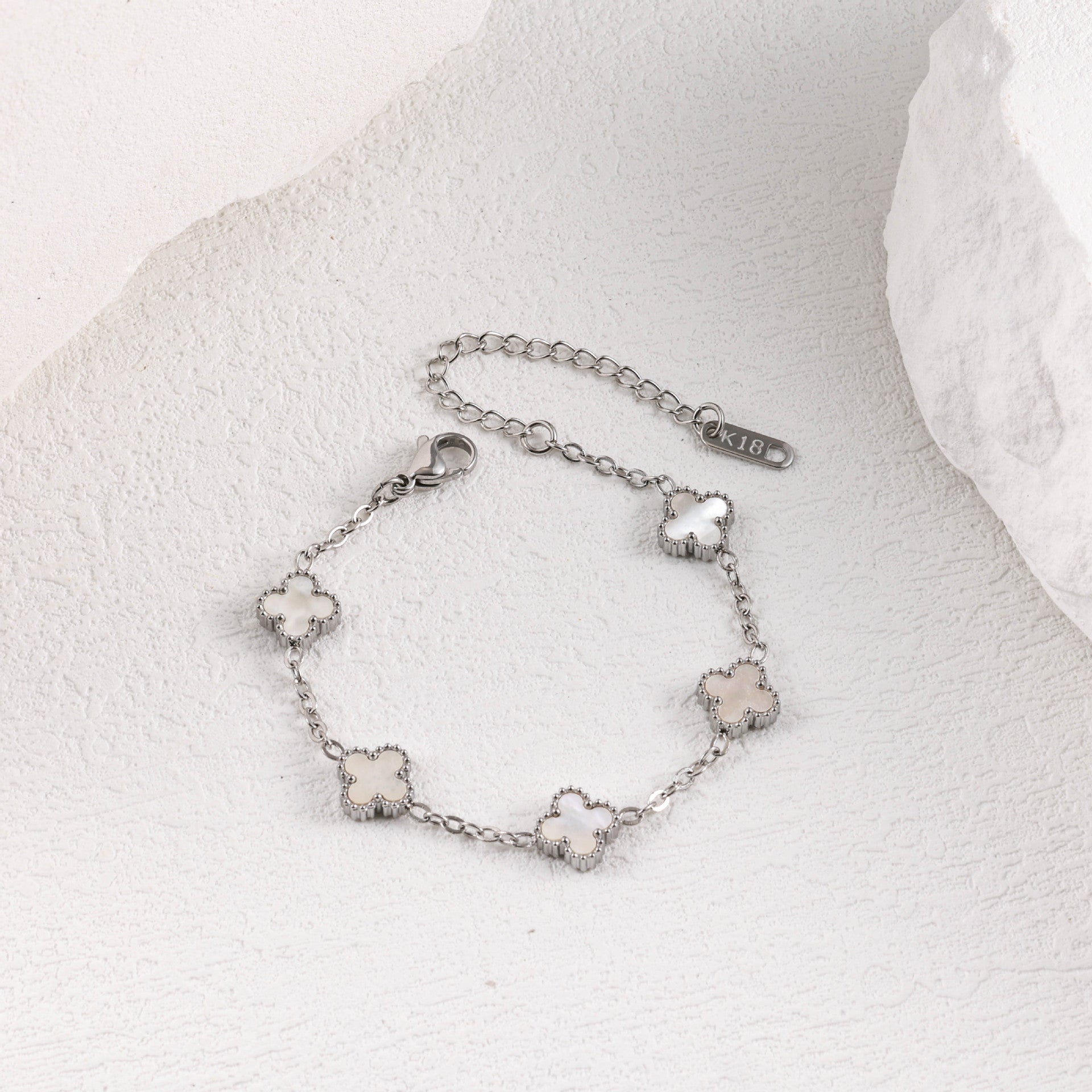 Wholesale Stainless Steel Four-Leaf Clover Bracelet with Mother-of-Pearl and Turquoise,  Trendy Jewelry Accessory for Women
