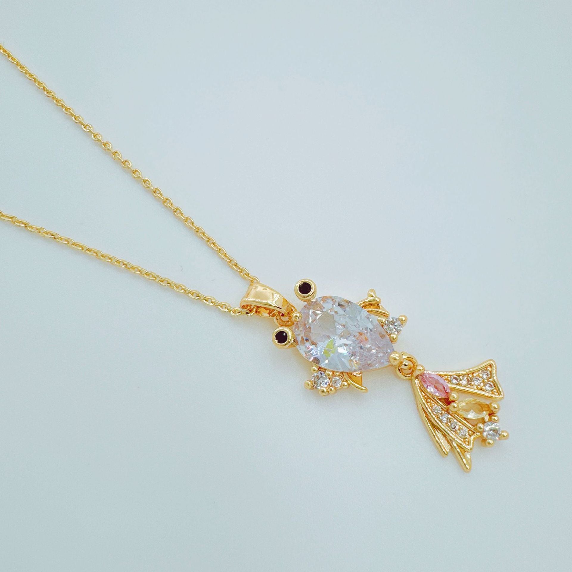 Wholesale Goldfish Pendant Necklace Inlaid Diamond European Style Everyday Jewelry Accessory for Women