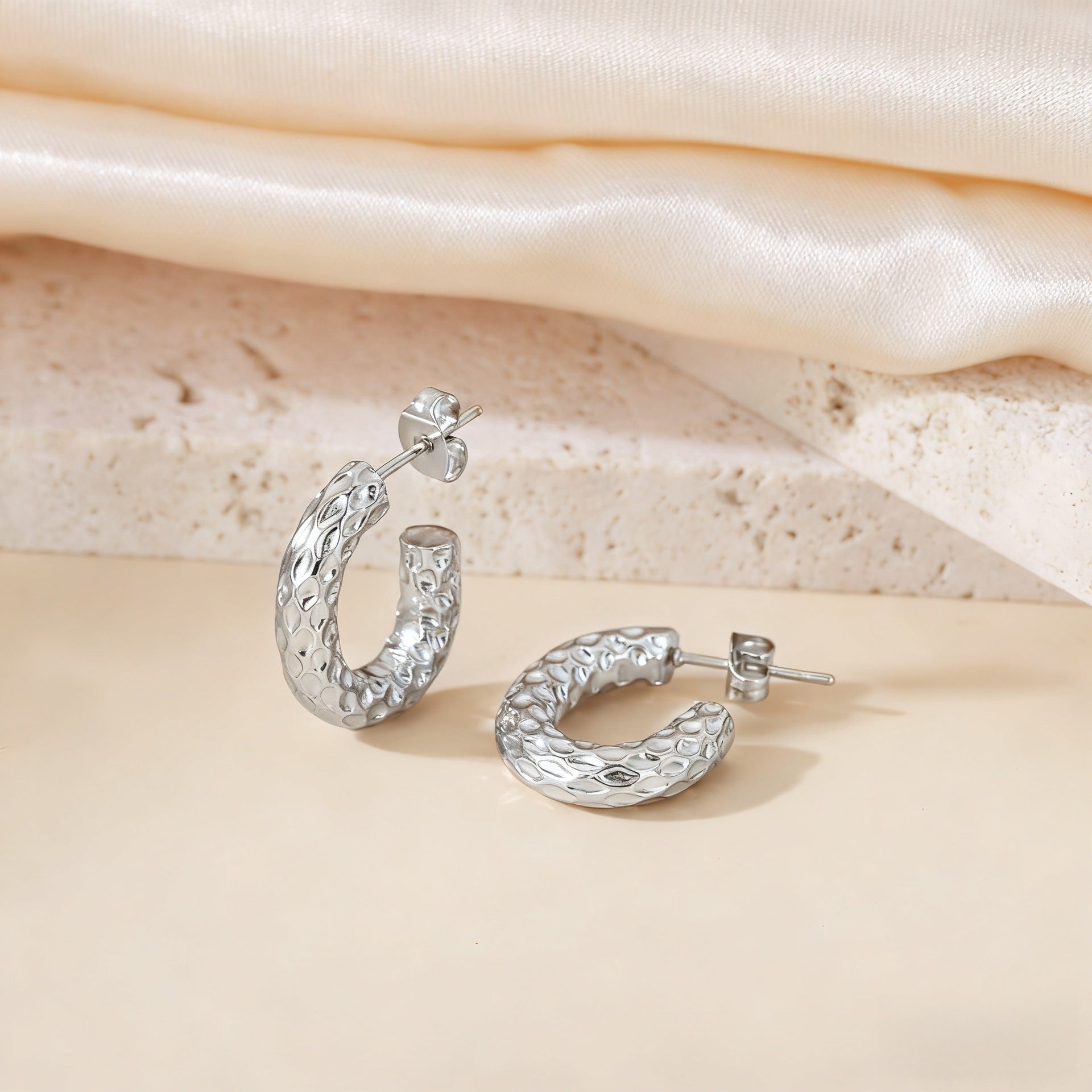 Wholesale Steel and titanium plain ring hammered earrings