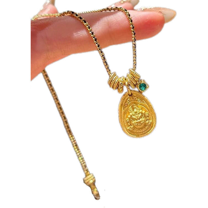 Wholesale retro light luxury round sweater necklace