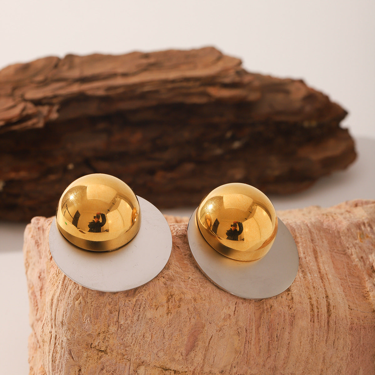 Wholesale Stainless Steel Semi-circular Stitching Round Earrings