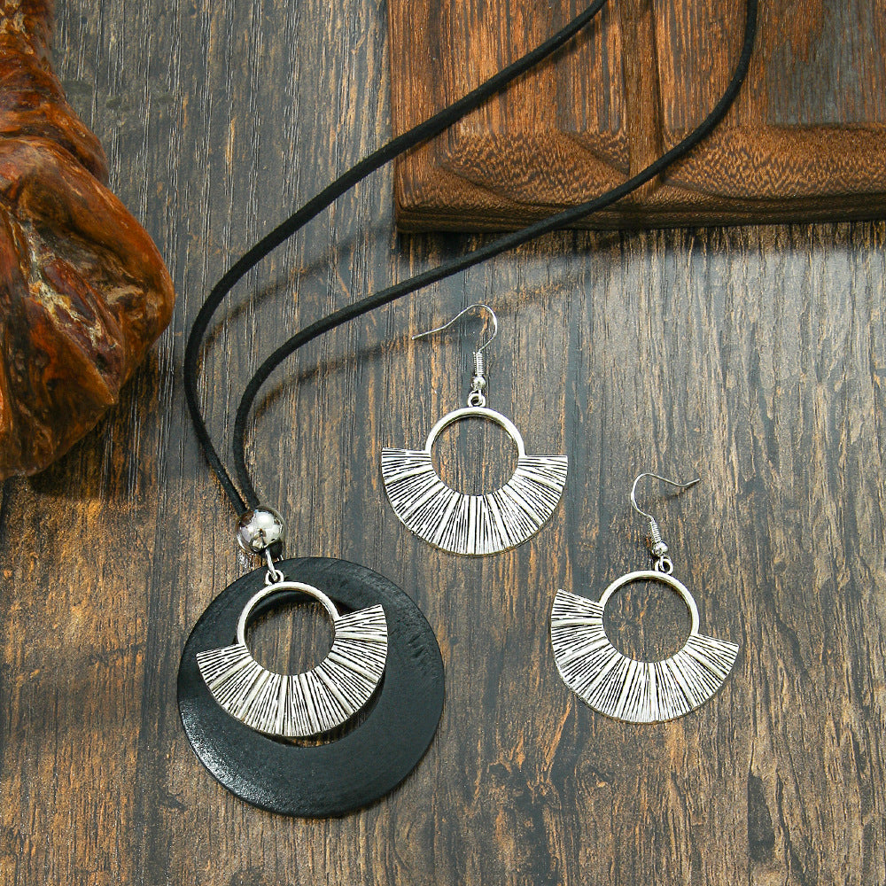 Wholesale Ethnic Style Geometric Earrings with Alloy and Black Wood Wool Chain Everyday Jewelry Accessory