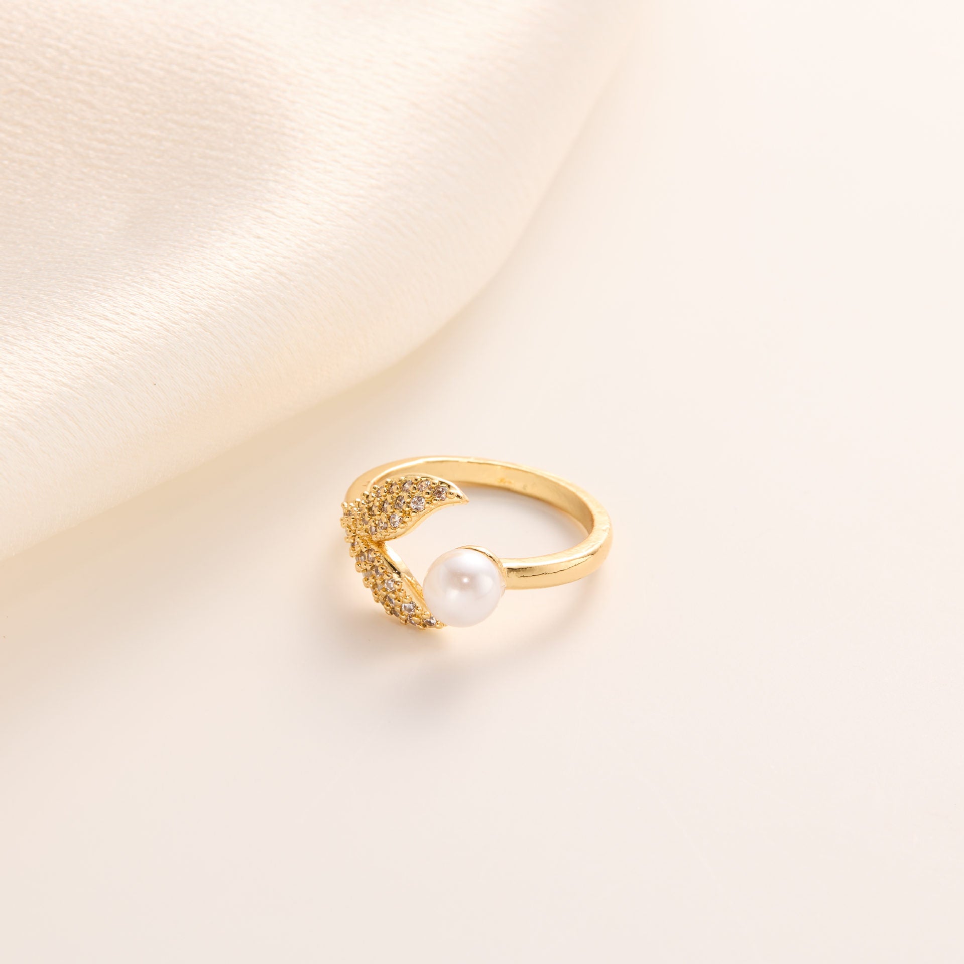 Wholesale Copper Micro-diamond Exquisite Shiny Light Luxury Open Rings ACC-RS-XuHao002