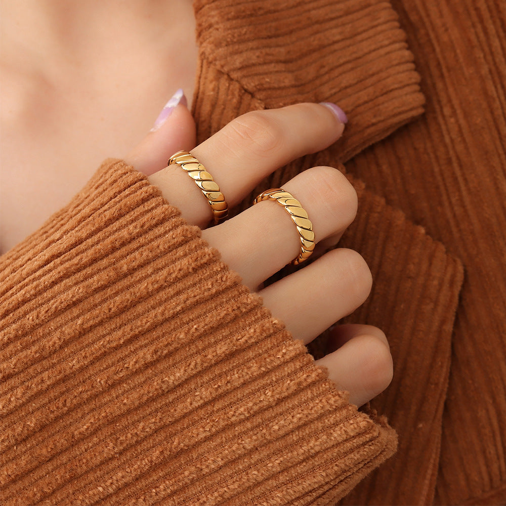 Wholesale Vintage Geometric Plain Ring Gold Electroplated Titanium Steel Jewelry Accessory