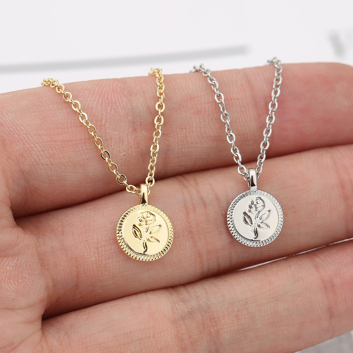 Wholesale  Round Lace Flower Necklace