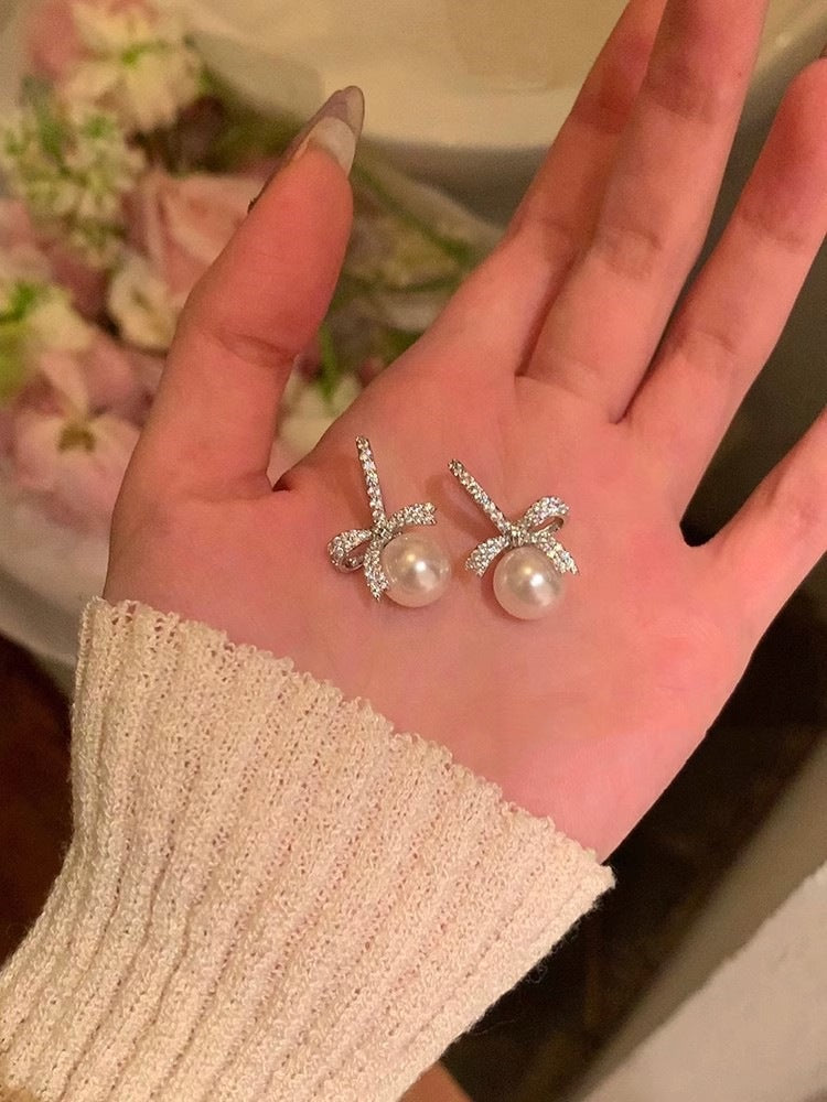 Wholesale Bow Pearl Ear Buckle Retro  Earrings
