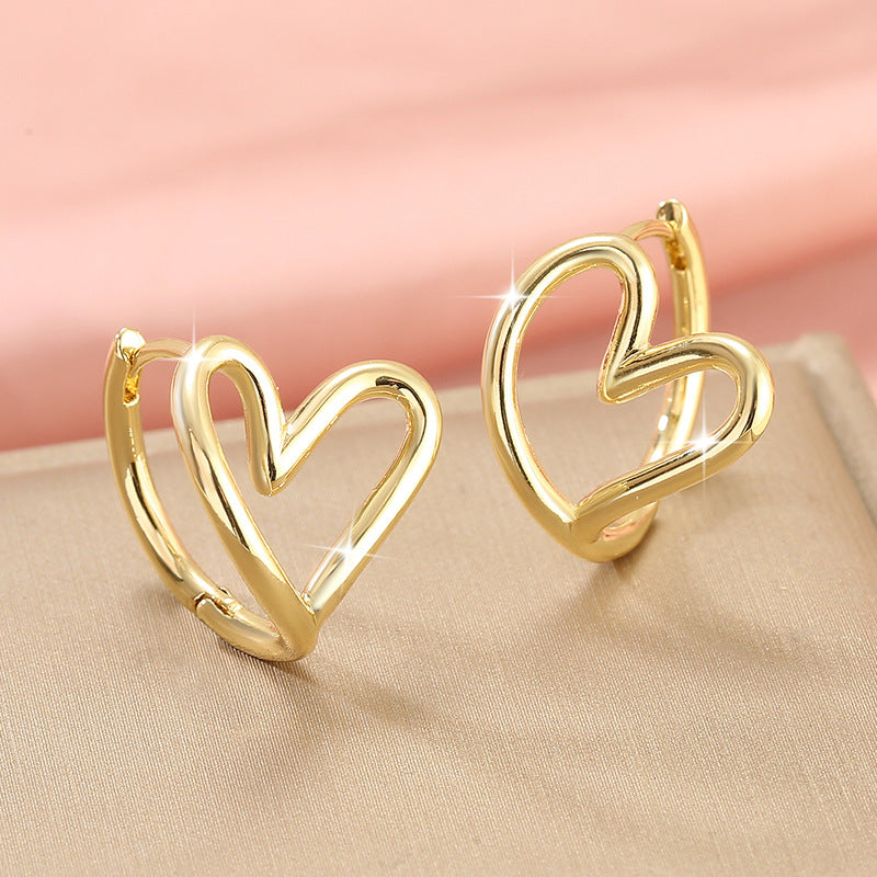 Wholesale Fashion Copper Hollow-Out Heart-Shaped Ear Clips,  Retro Women' s Earrings,  Everyday Wear or Gift
