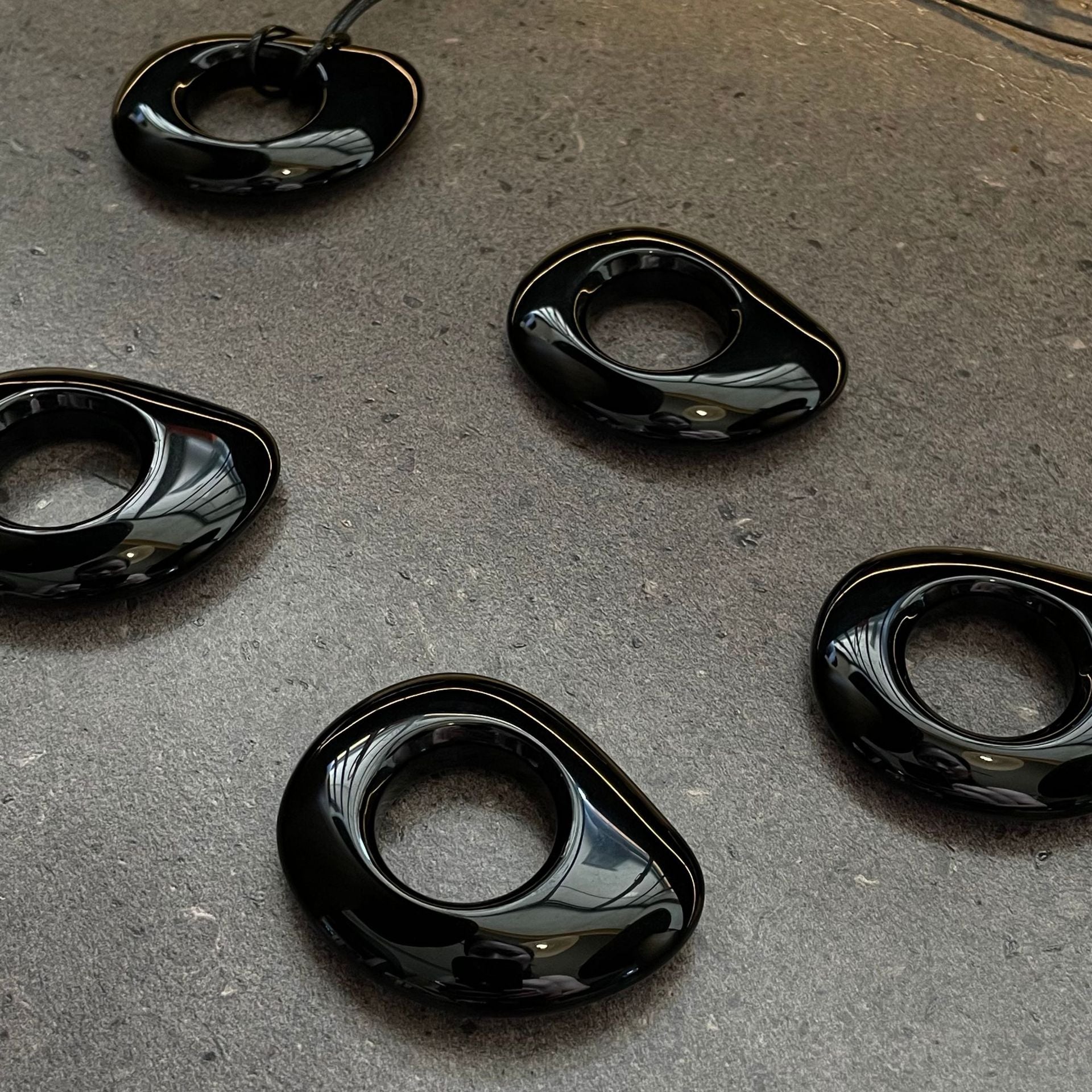 Wholesale 50mm obsidian necklace sweater chain