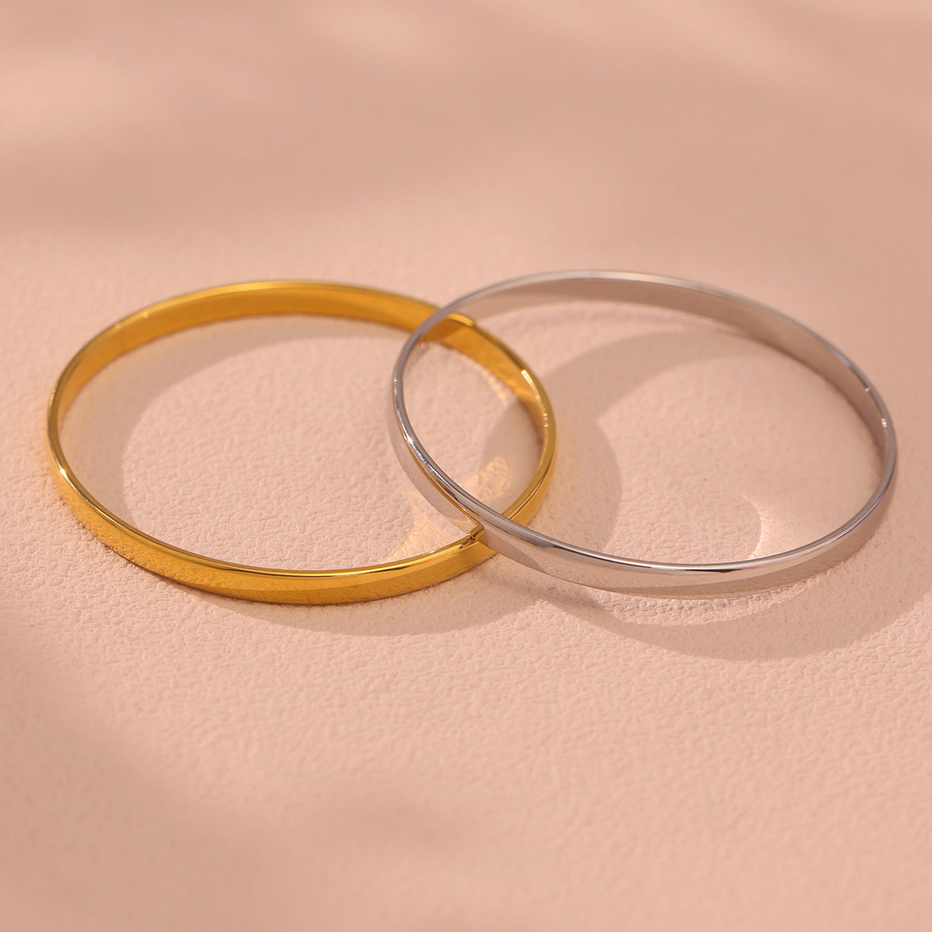 Wholesale  Stainless Steel 5mm Wide Spherical High-Quality Polished Bracelet