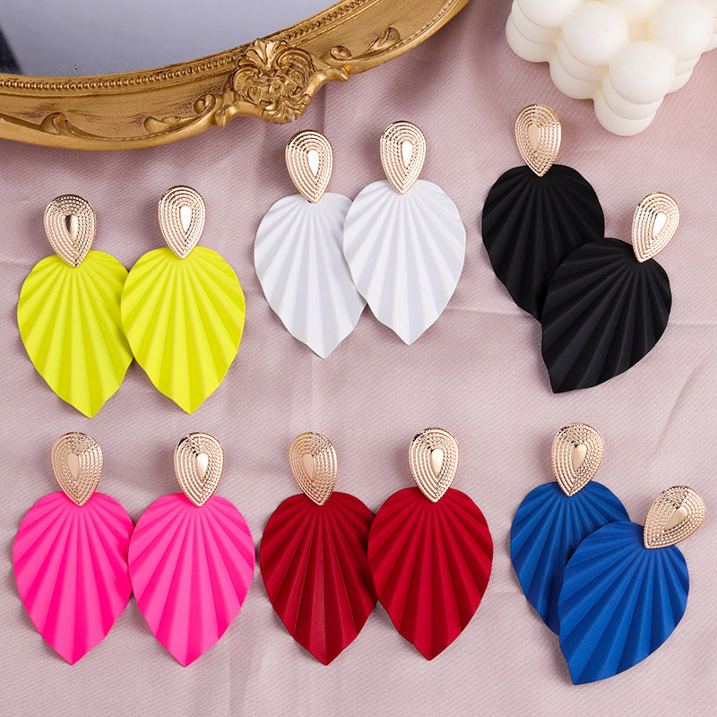 Wholesale color leaves metal  exaggerated  earrings