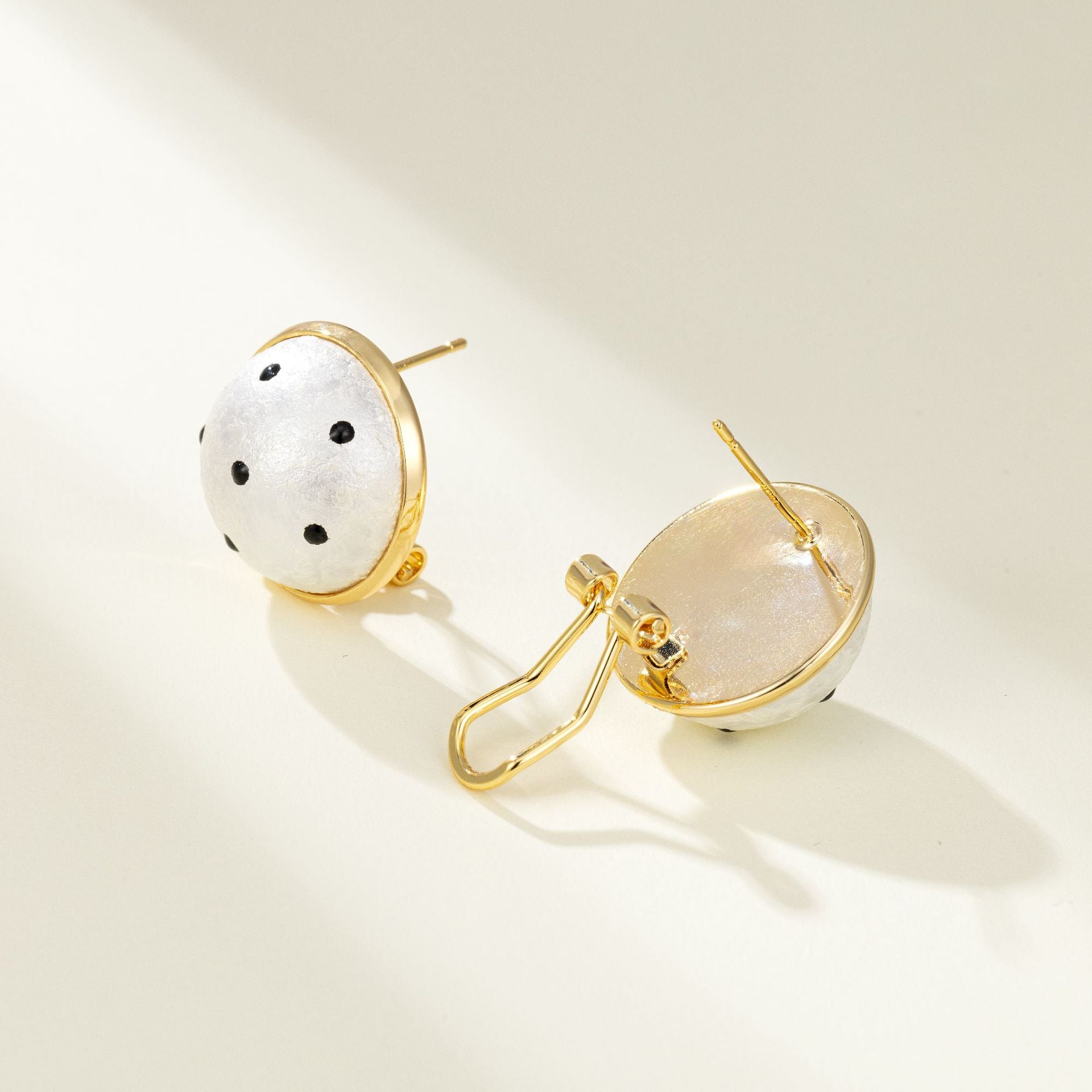 Wholesale Retro  Wave Point Pearl Earrings