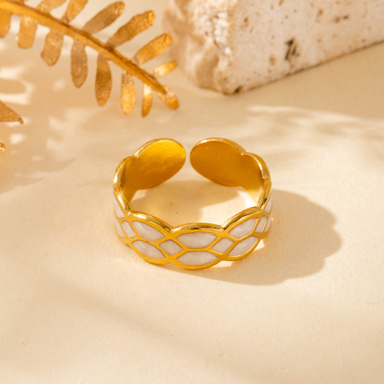 Wholesale  versatile diamond-shaped titanium steel oil dripping opening adjustable ring