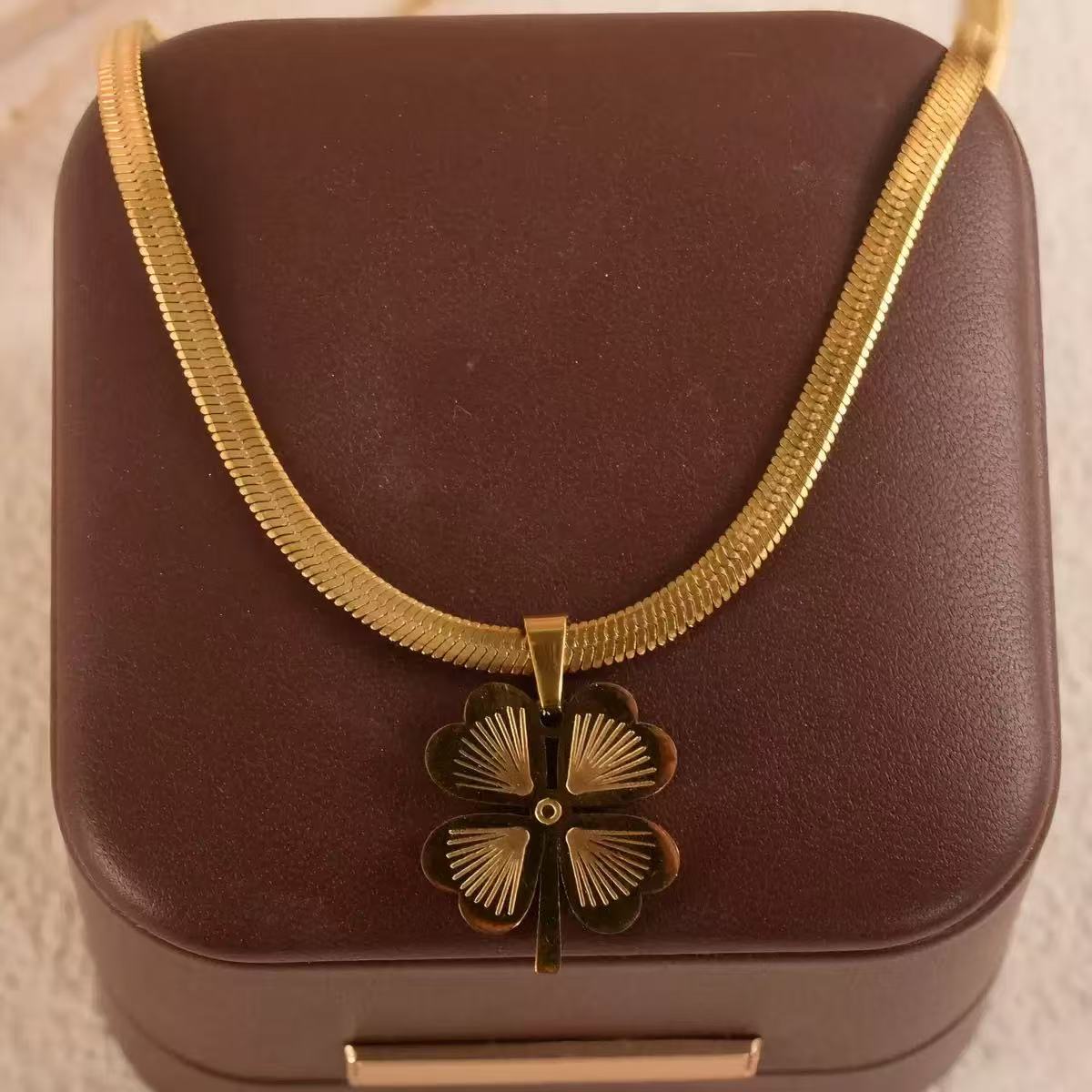 Wholesale Light Luxury  Bold Style Stainless Steel Necklace