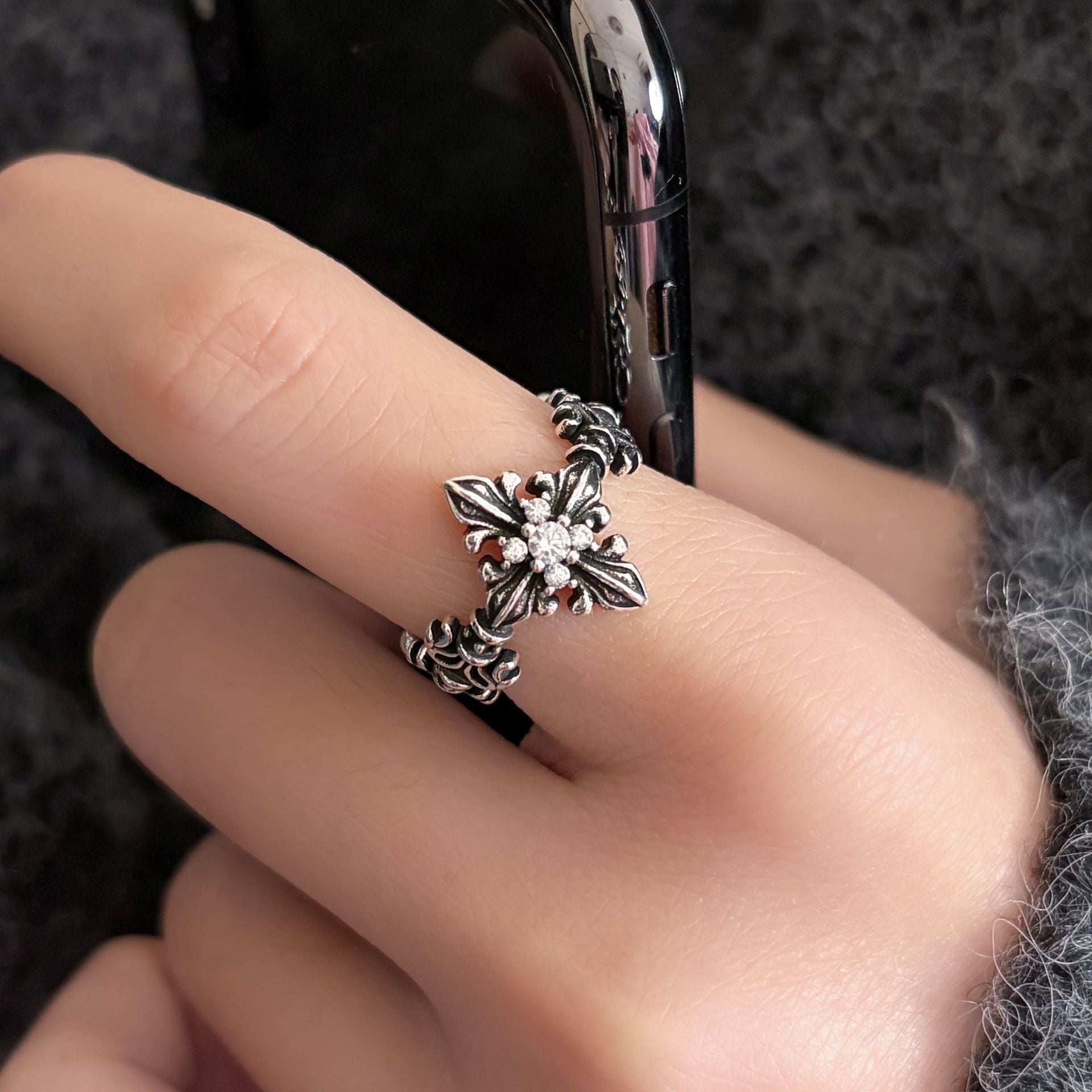 Wholesale European and American Style Retro Distressed Cross Open Ring for Women,  Adjustable Index Finger Ring with a Cool and Stylish Vibe
