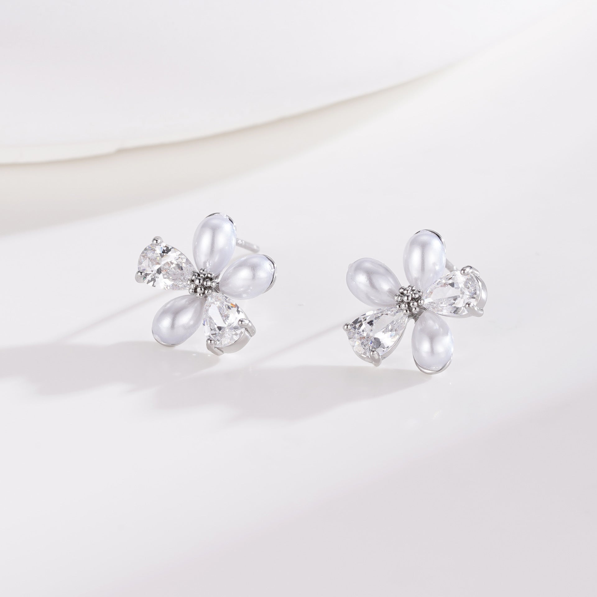 Wholesale  full diamond butterfly ear buckle hollow earrings